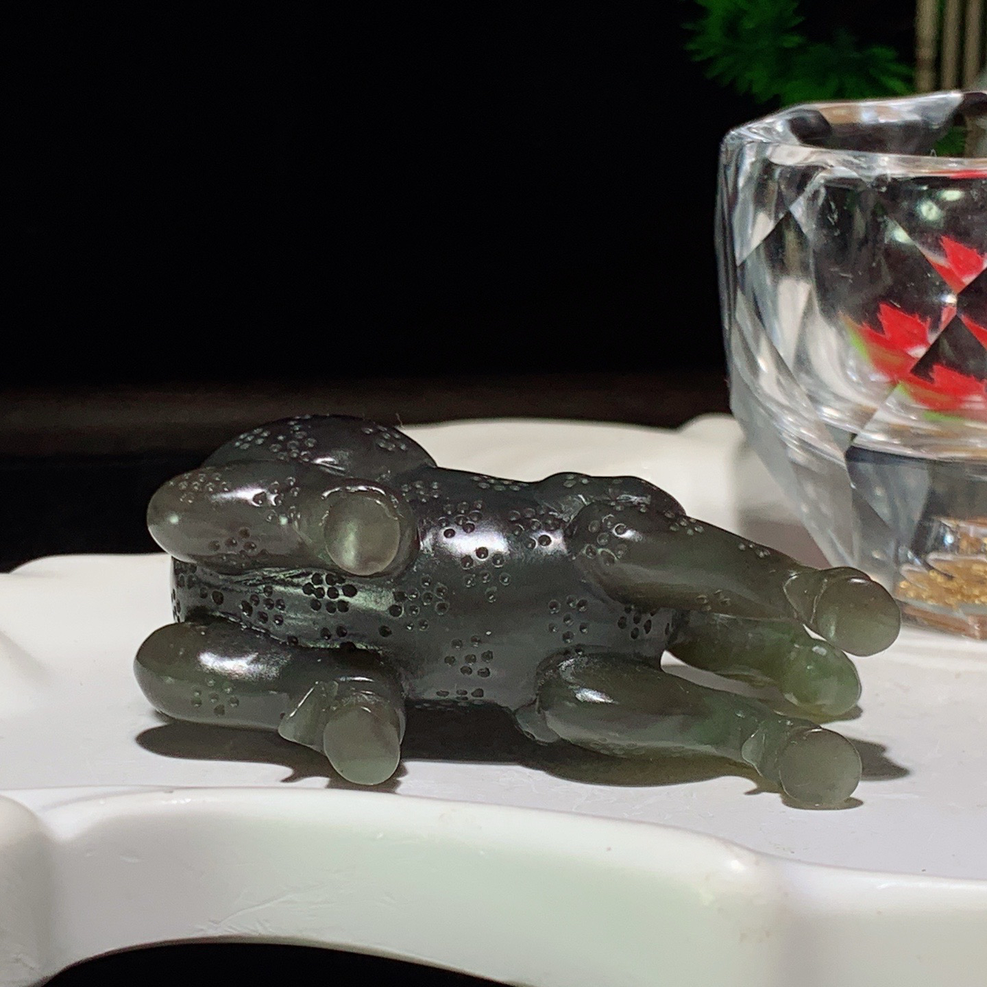 和田玉紫罗兰马到成功把件 尺寸61/27/35重66克。玉质细腻油润。手推出油。佩戴高端典雅。lt260313