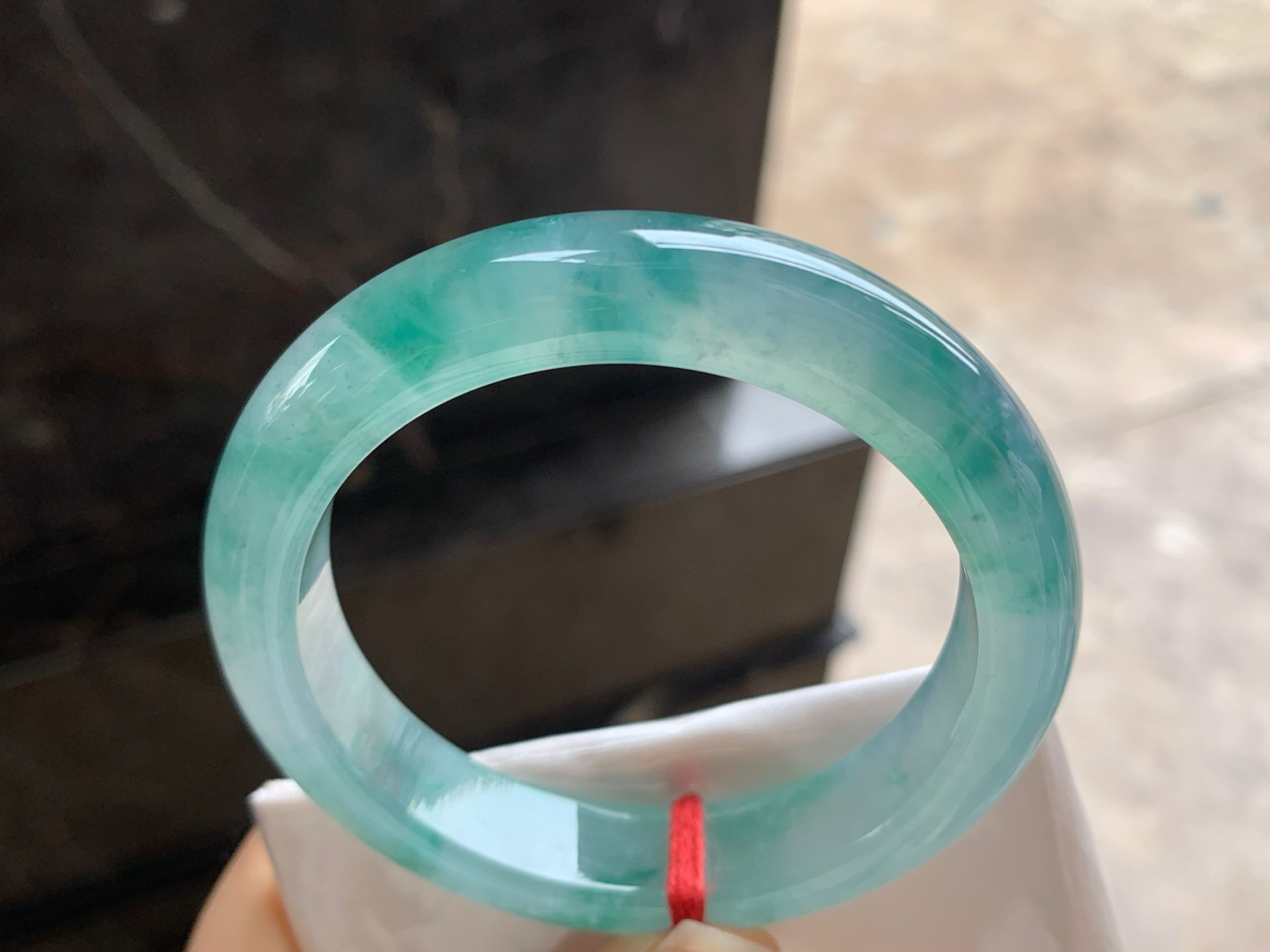 53-12.1-9.6

冰种飘花手镯^_^种水足 飘花浓郁