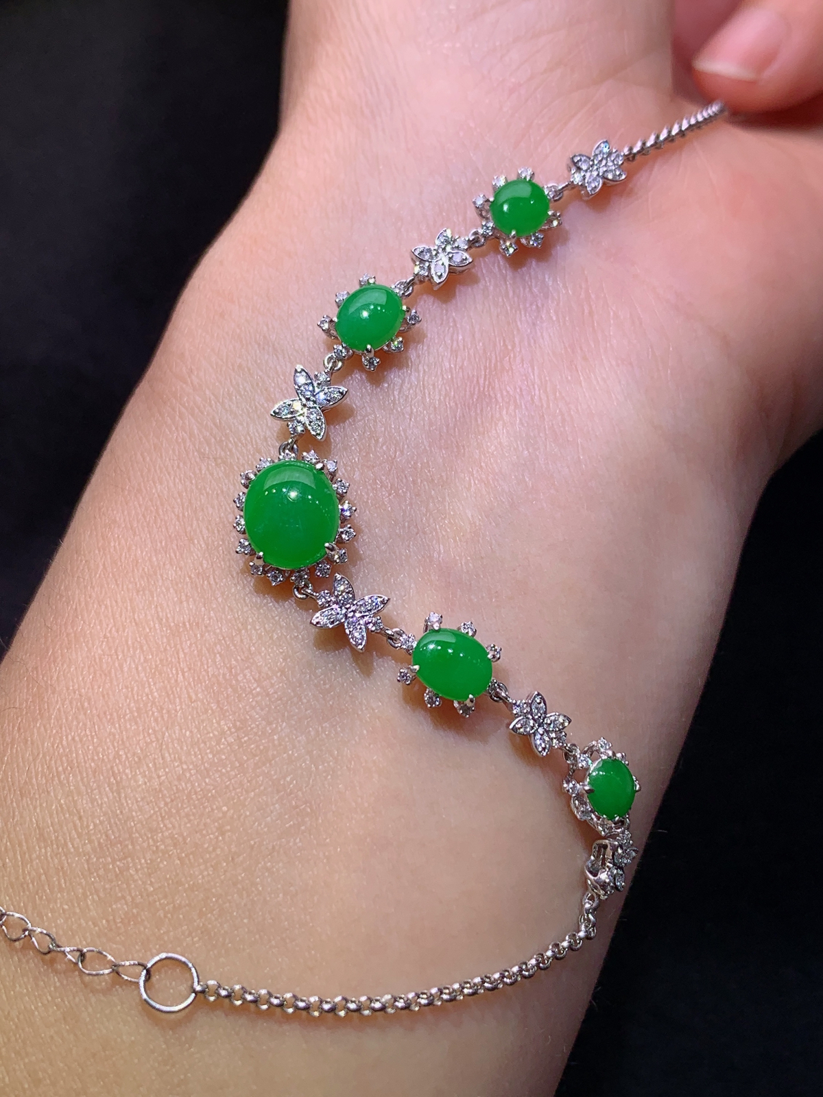 冰阳绿蛋面手链，18k金镶嵌，简约精美，冰润色阳，种水足，Hl 裸石8*6.8*2.2