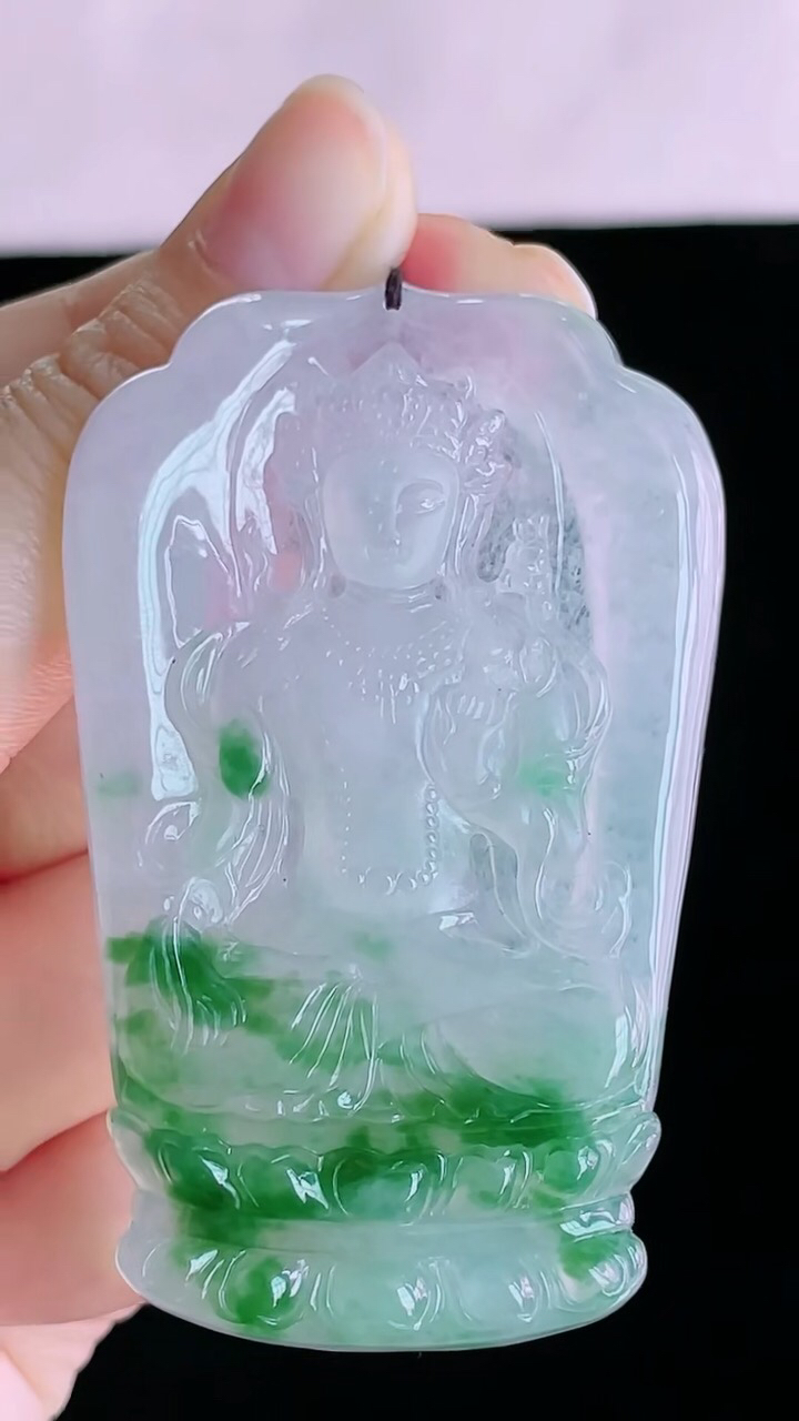 【翡翠名称】老坑种冰飘花度母翡翠挂件
【翡翠尺寸】64.4/40/5.7mm
【翡翠描述】宝贝种老水