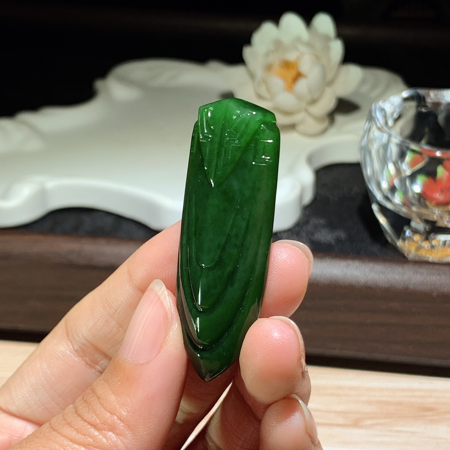 和田玉菠菜绿俄罗斯碧玉降魔杵挂件！尺寸51/19/7重13克 玉质细腻油润 底色纯净 脂粉好，品质好