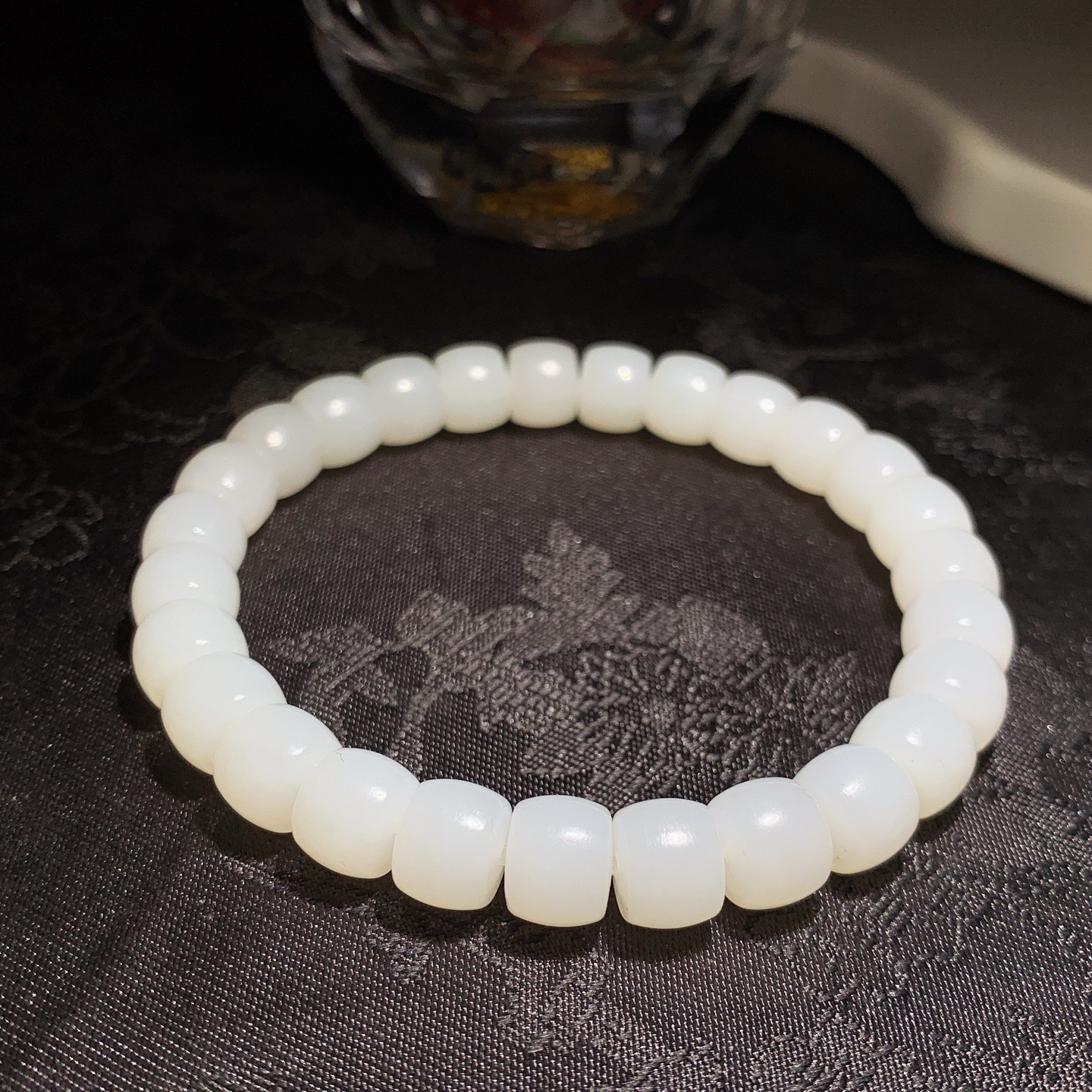 新疆和田玉羊脂白直切老型珠手串 单颗尺寸7/8！玉质细腻油润。手推出油。佩戴高端典雅。lt260313