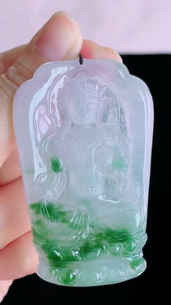 【翡翠名称】老坑种冰飘花度母翡翠挂件
【翡翠尺寸】64.4/40/5.7mm
【翡翠描述】宝贝种老水