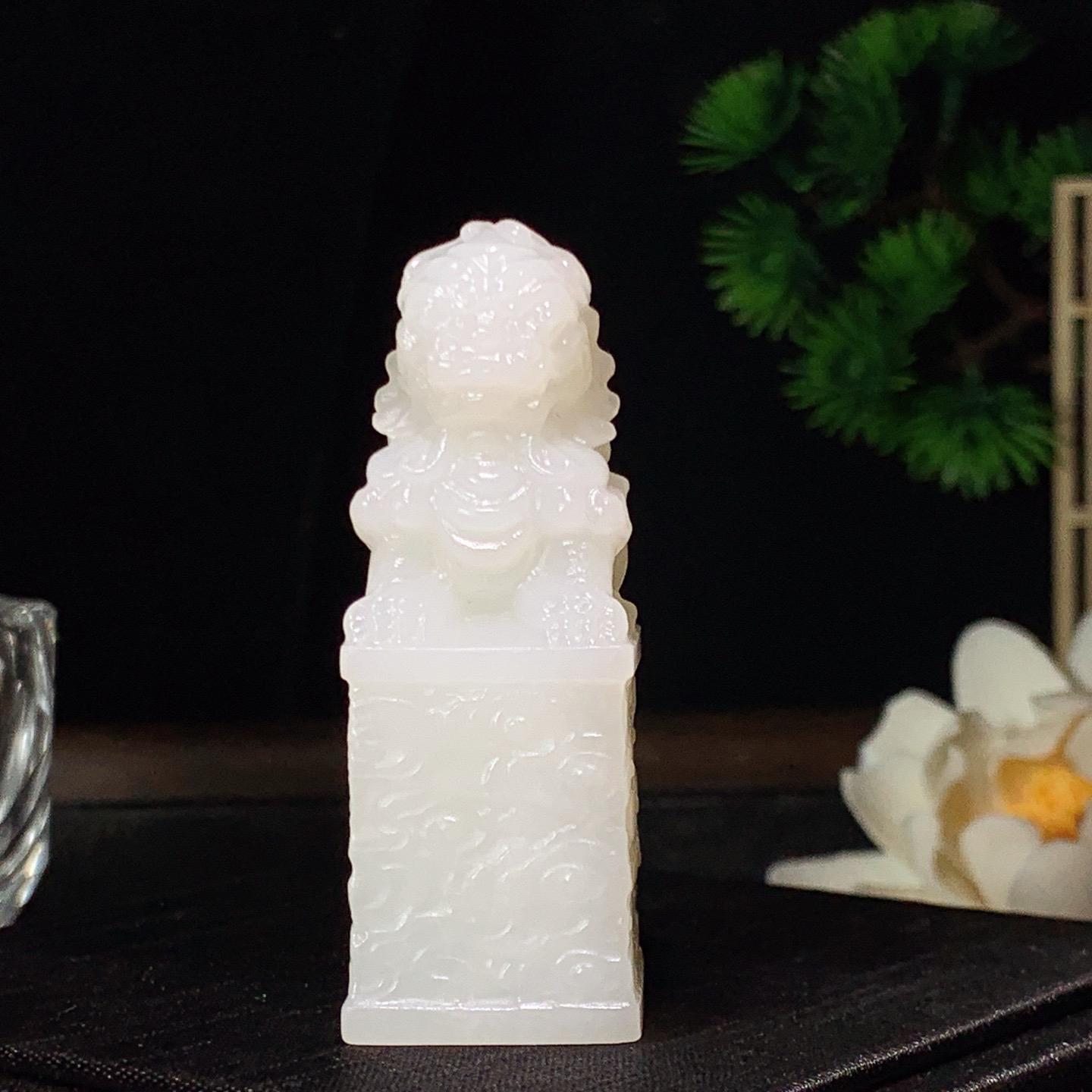 新疆和田玉事事如意印章 尺寸59/21/重55克。玉质细腻油润。手推出油。佩戴高端典雅。lt260313