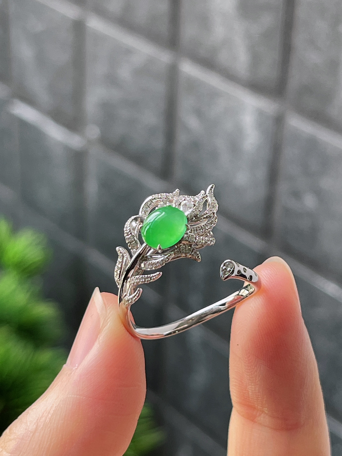 18k翡翠冰绿色羽毛特色戒指