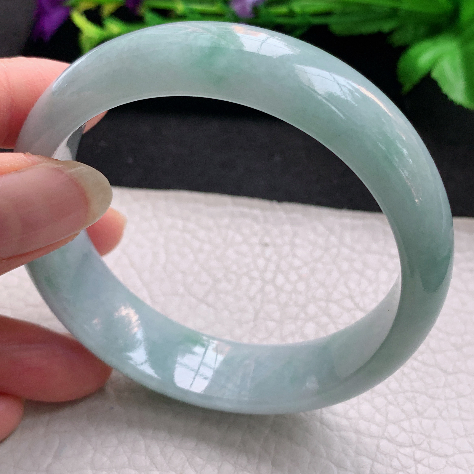 hy淡雅款59*17*8轮胎镯 缅甸翡翠a货玉手镯精美胶感飘花正圈玉手环
