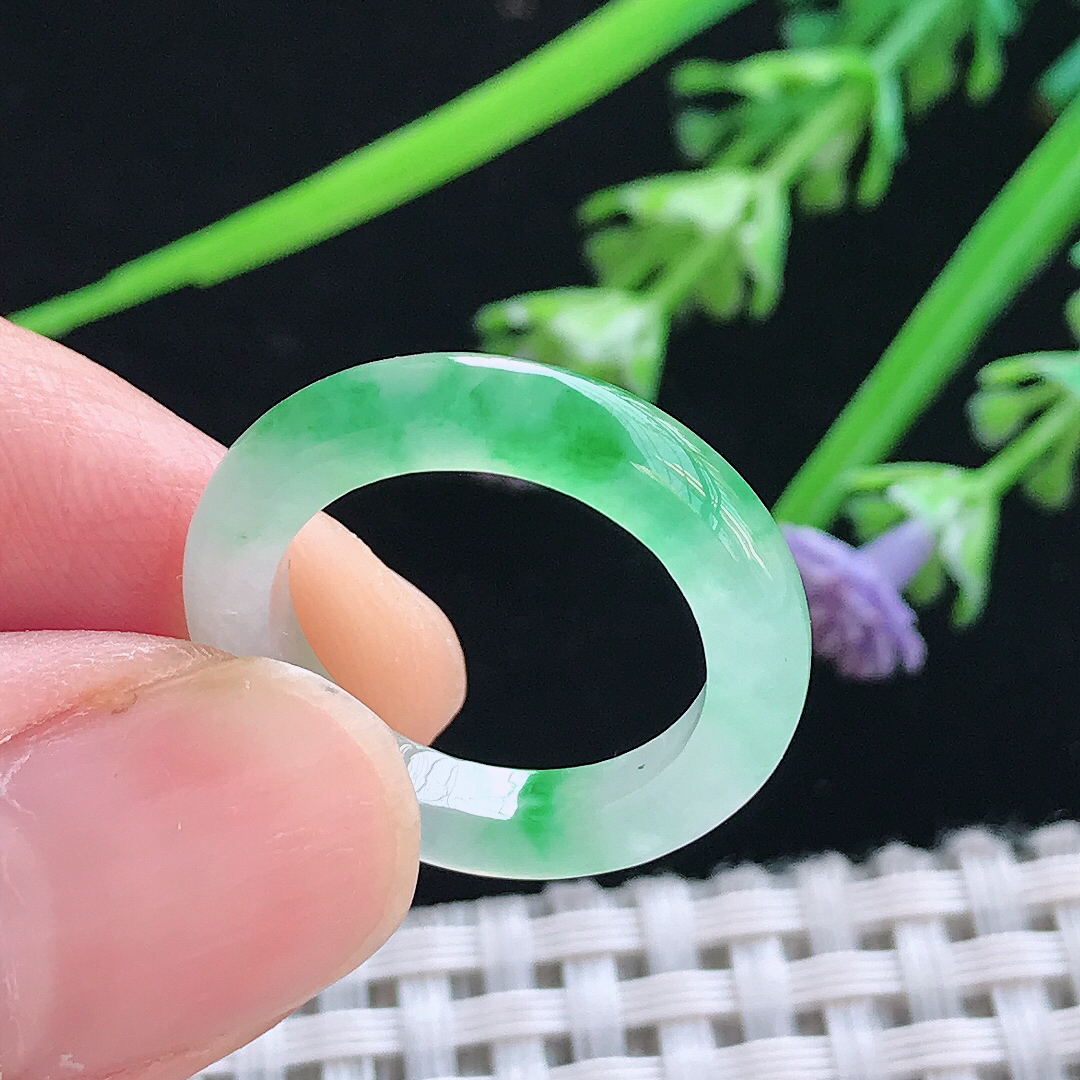 实拍A货翡翠16.3/4/4老坑冰种冰阳绿翡翠指环戒指男女戒指