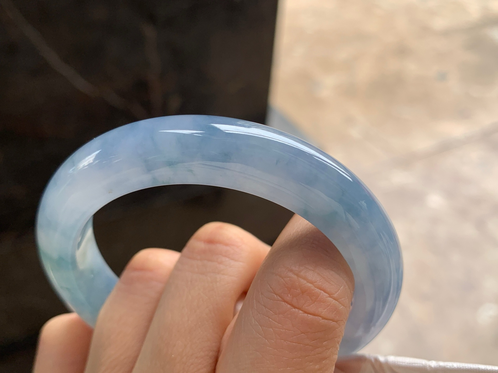 55.5-11.4-9.5

紫罗兰手镯^_^鲜艳 玉质温润