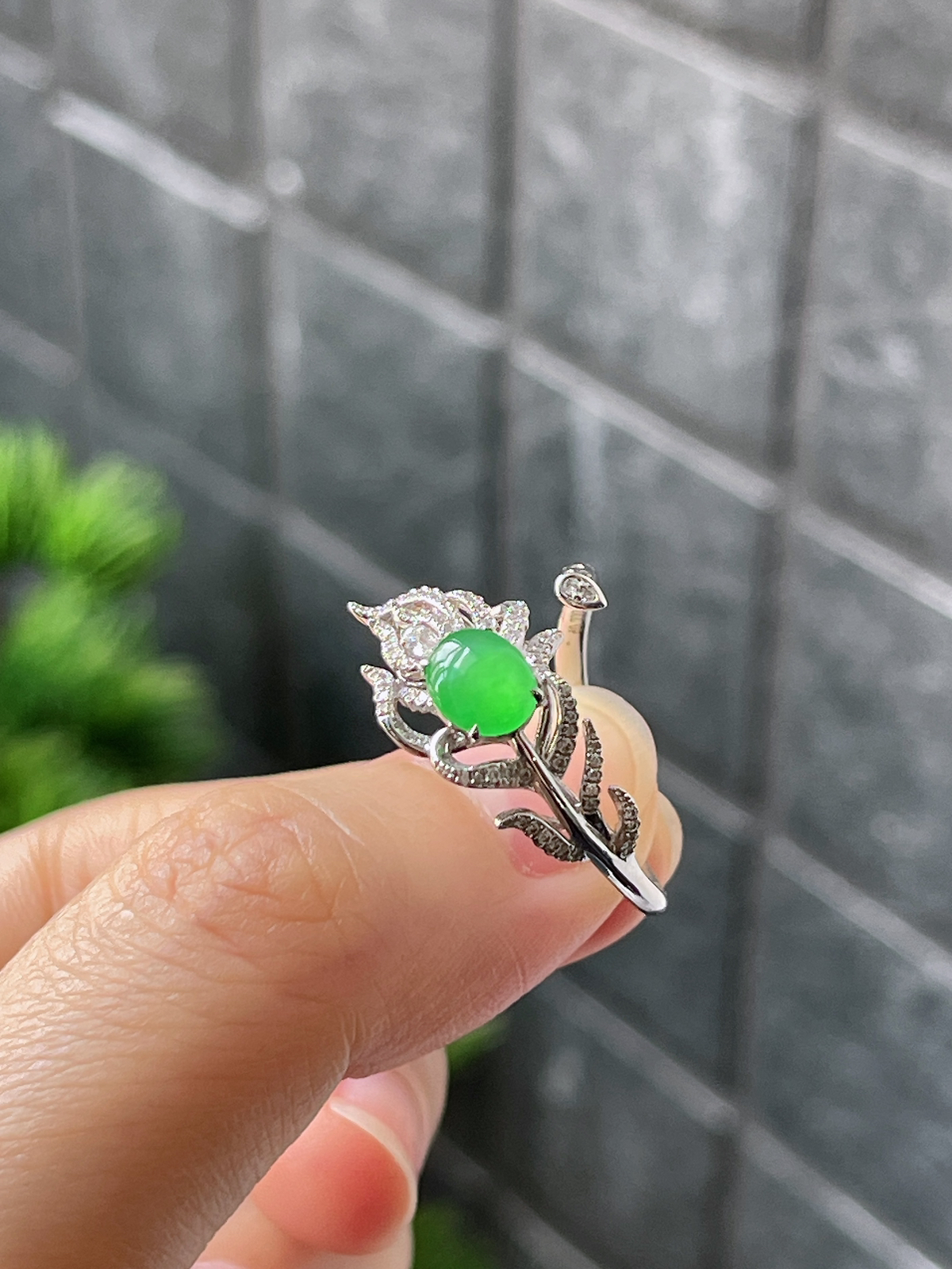 18k翡翠冰绿色羽毛特色戒指