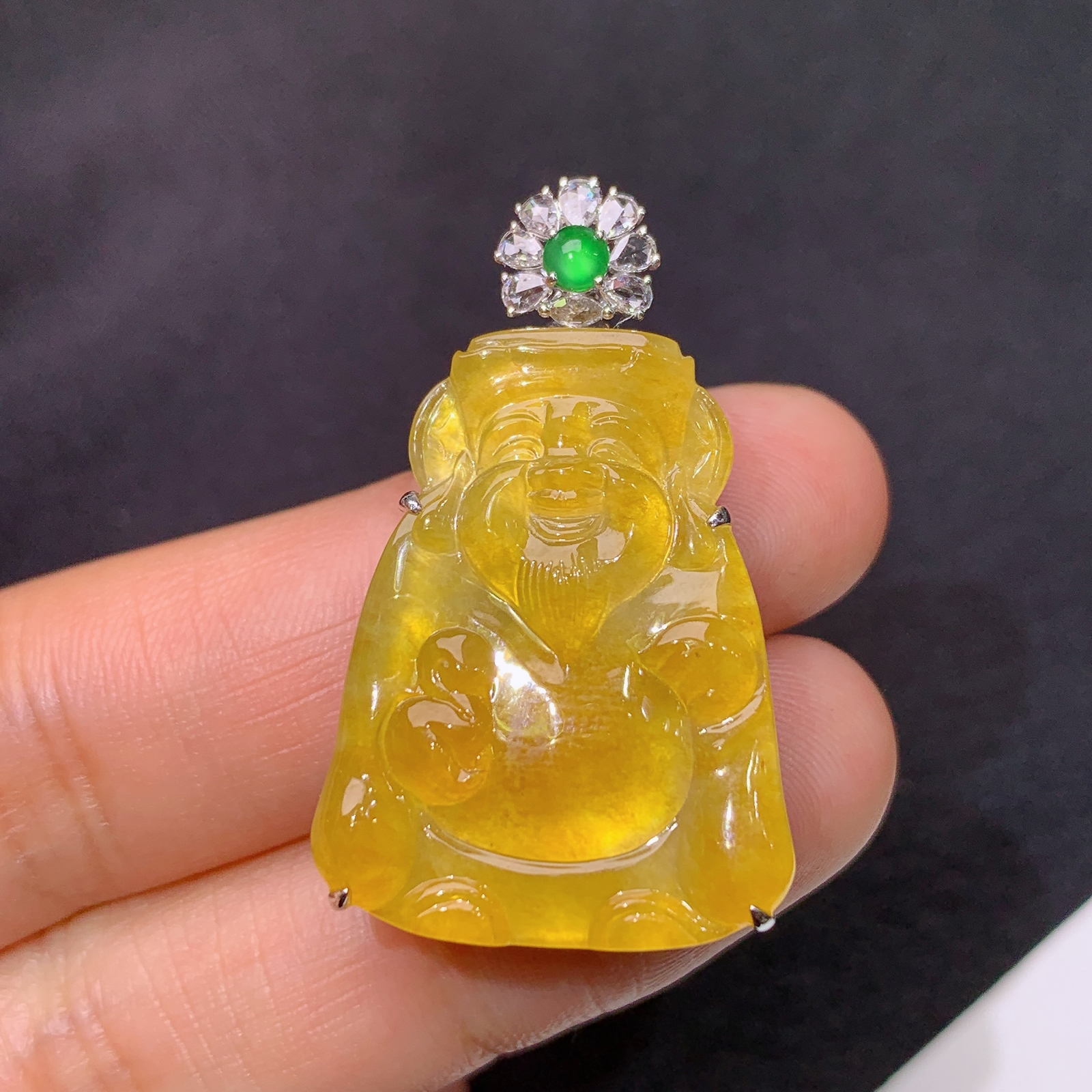 冰黄翡财神吊坠，18k金镶嵌，冰润鲜艳，玉质细腻，种水足，Dgj 尺寸34.3*21*7.1
