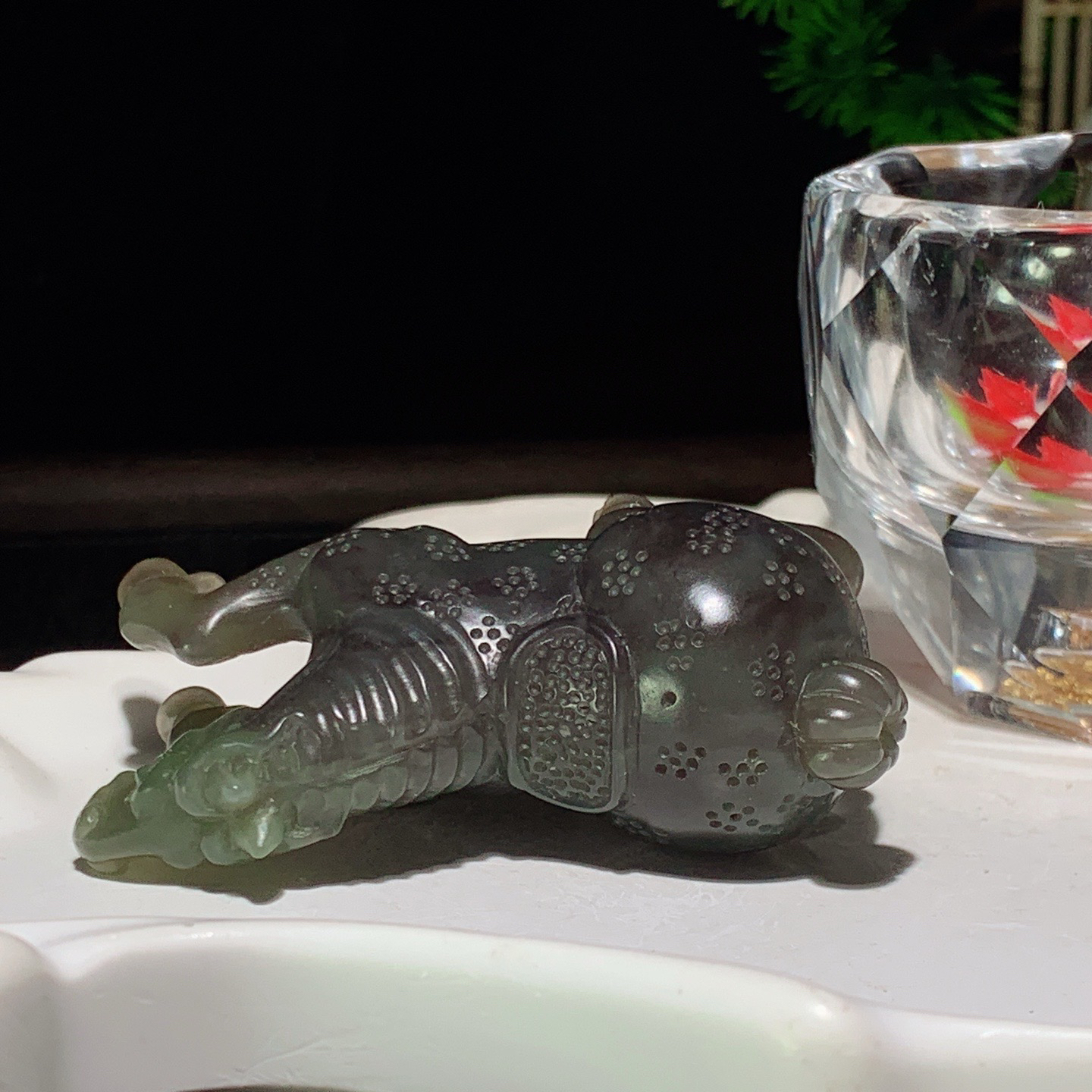 和田玉紫罗兰马到成功把件 尺寸61/27/35重66克。玉质细腻油润。手推出油。佩戴高端典雅。lt260313