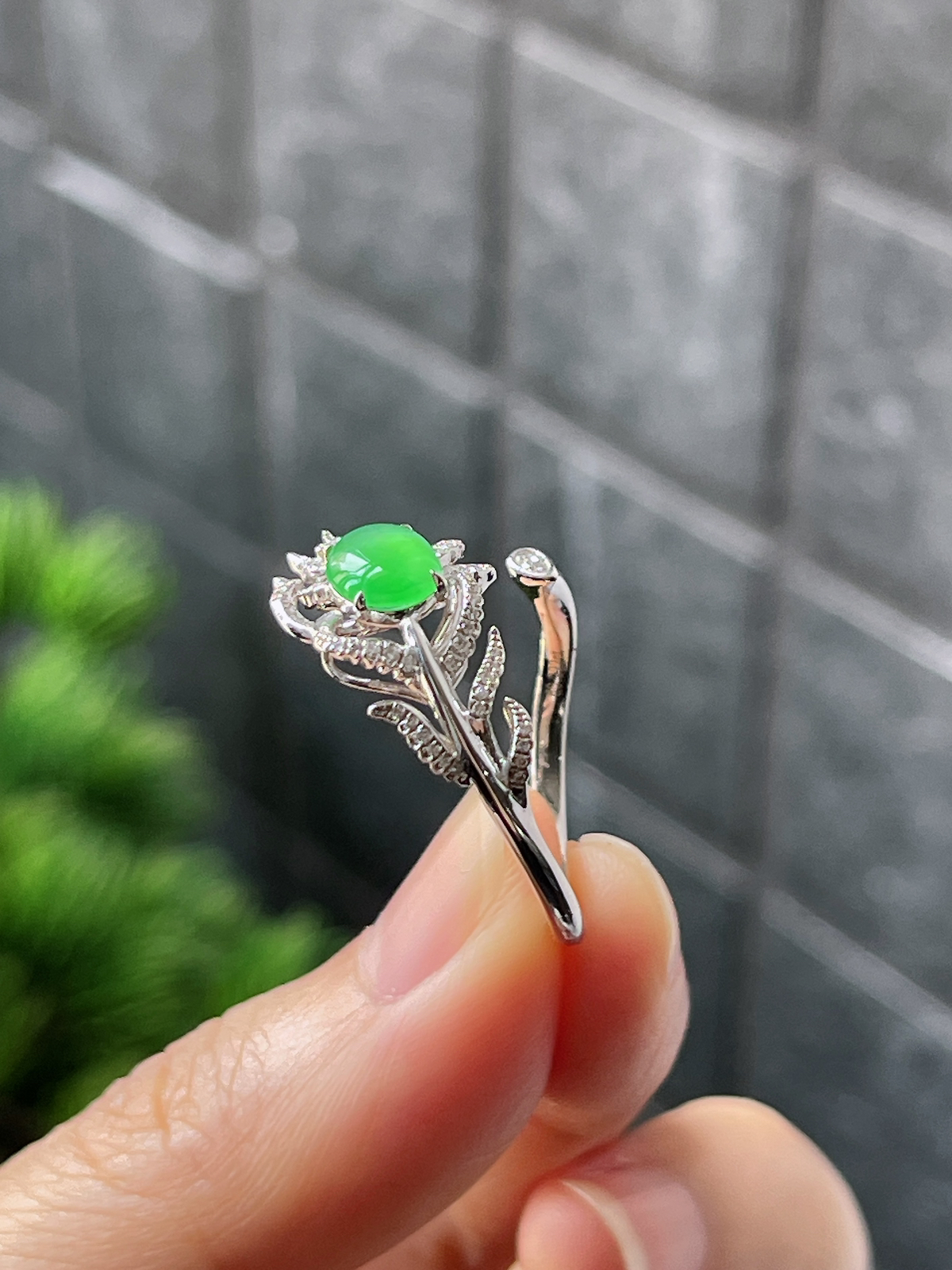 18k翡翠冰绿色羽毛特色戒指