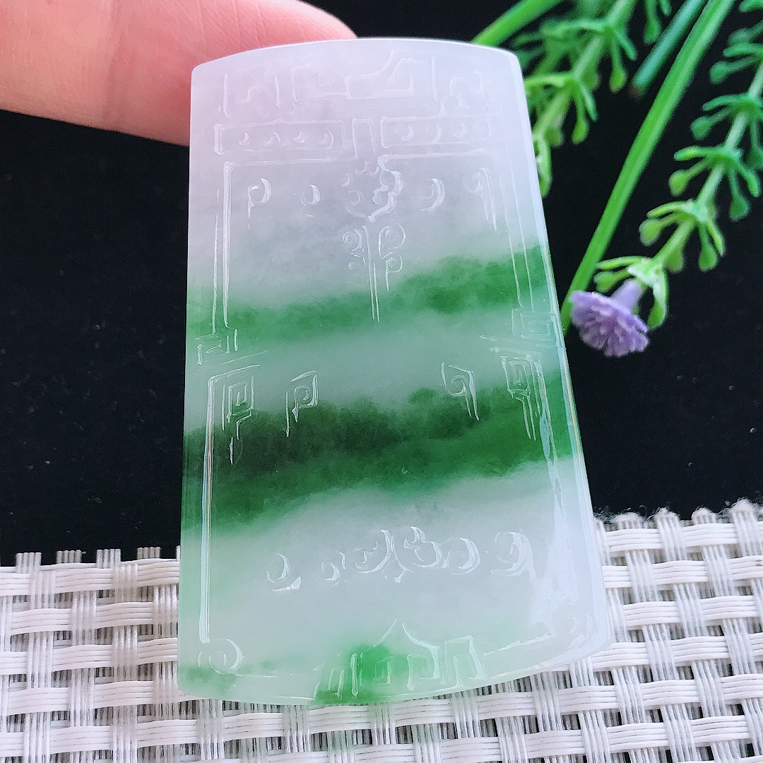 实拍A货翡翠63/42.5/6.1老坑冰润起胶特色飘绿无事牌吊坠翡翠仿古牌挂件