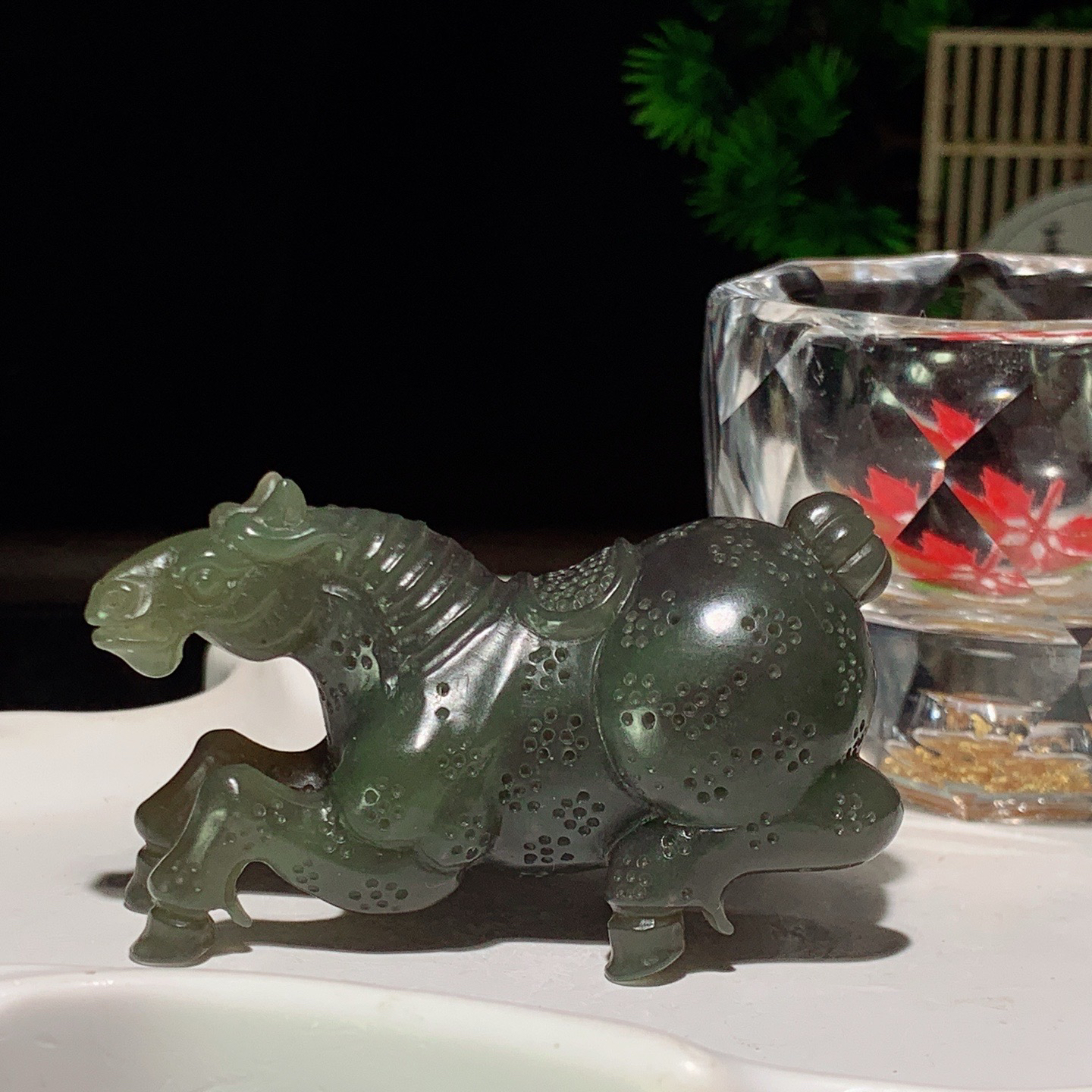 和田玉紫罗兰马到成功把件 尺寸61/27/35重66克。玉质细腻油润。手推出油。佩戴高端典雅。lt2