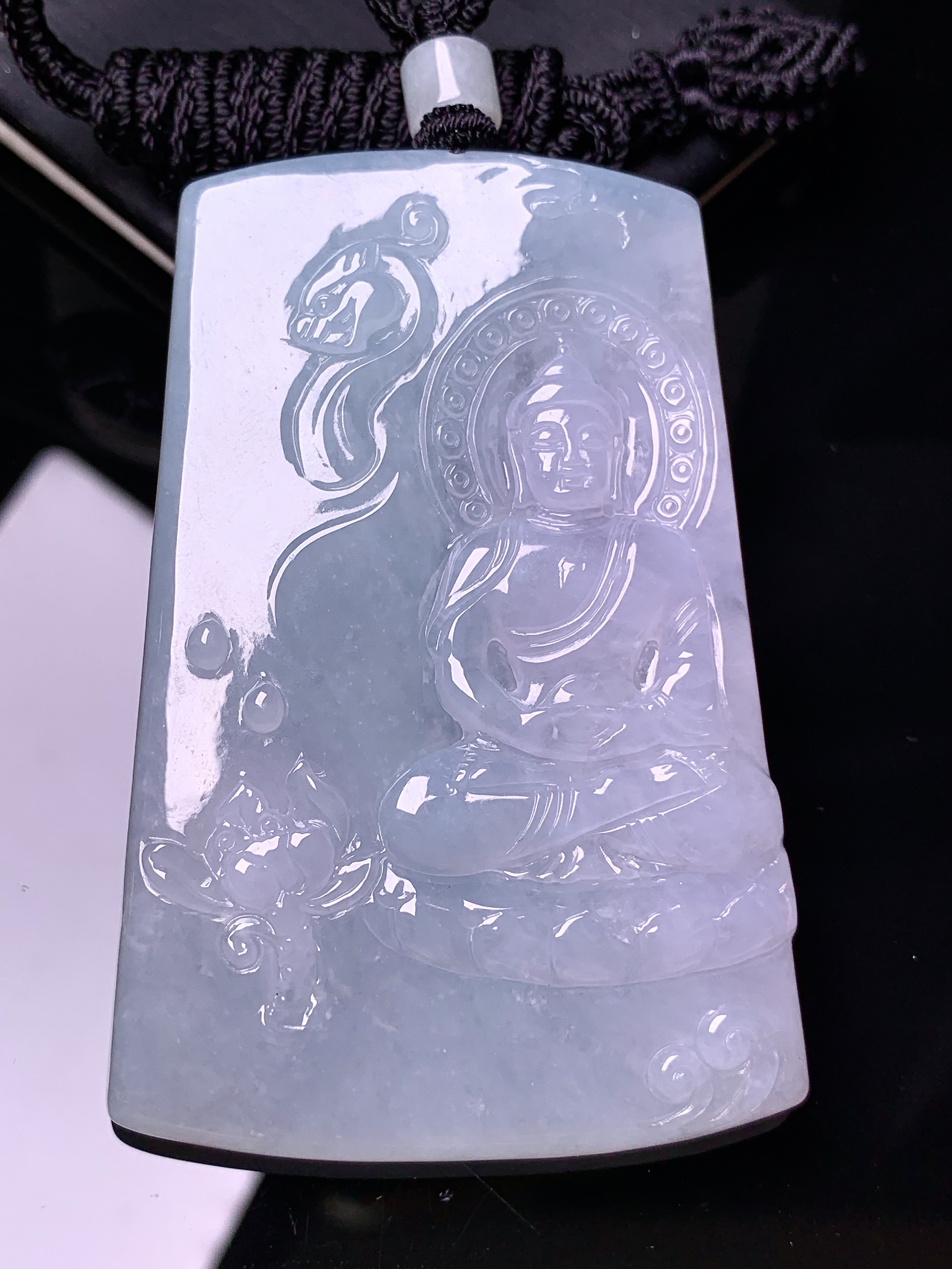 冰种观音菩萨吊坠 玉质细腻 色泽艳丽清新 水润亮眼 整体尺寸68.5*44*5.5L1