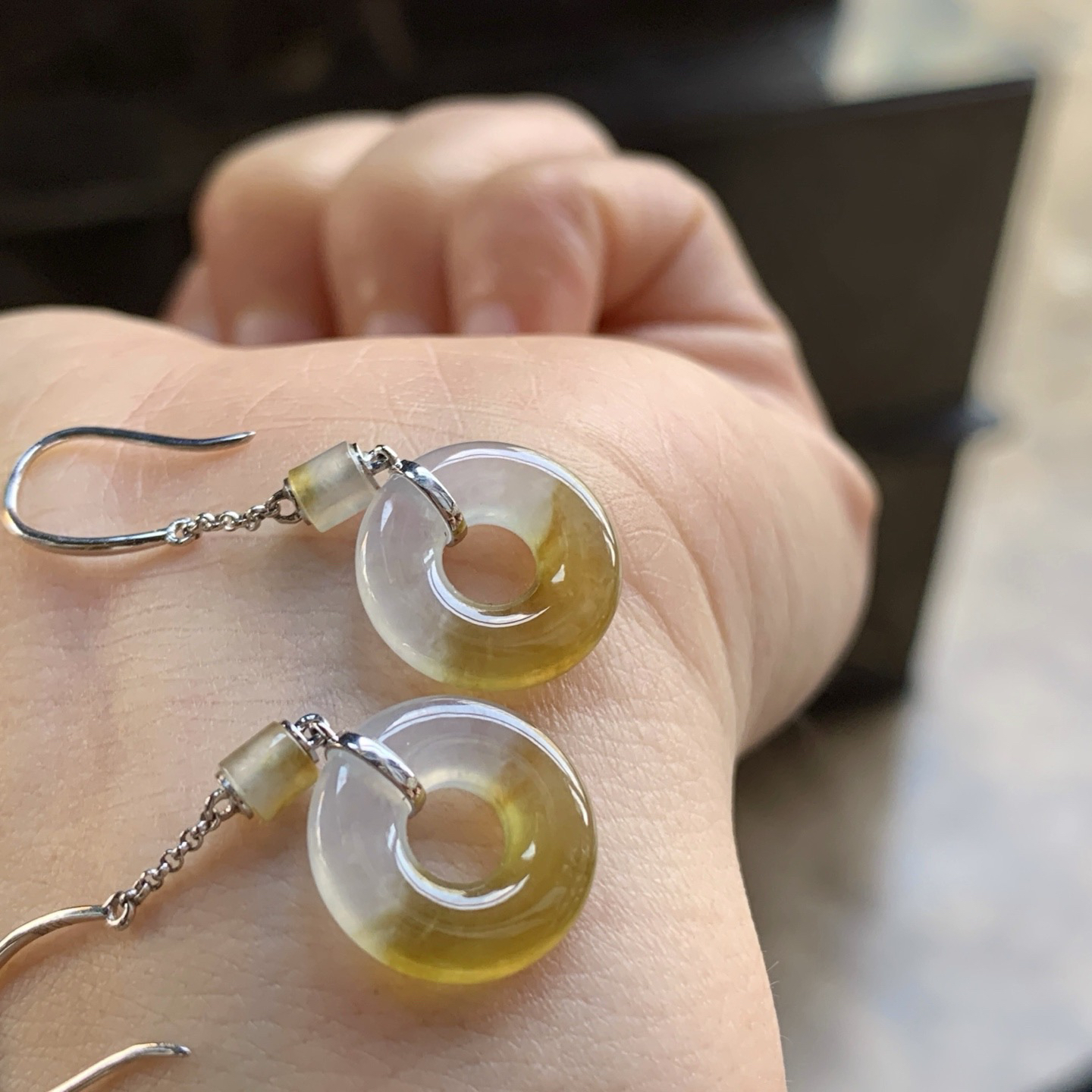 金镶嵌黄翡平安扣耳钩^_^冰透