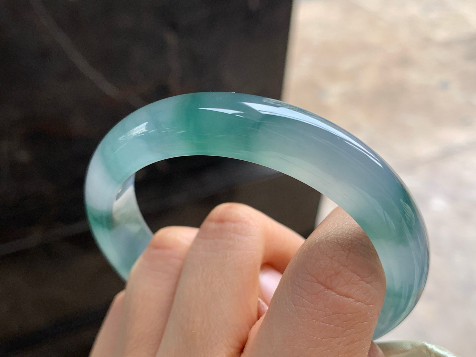 57-12.4-8.3

蓝花手镯^_^种水好