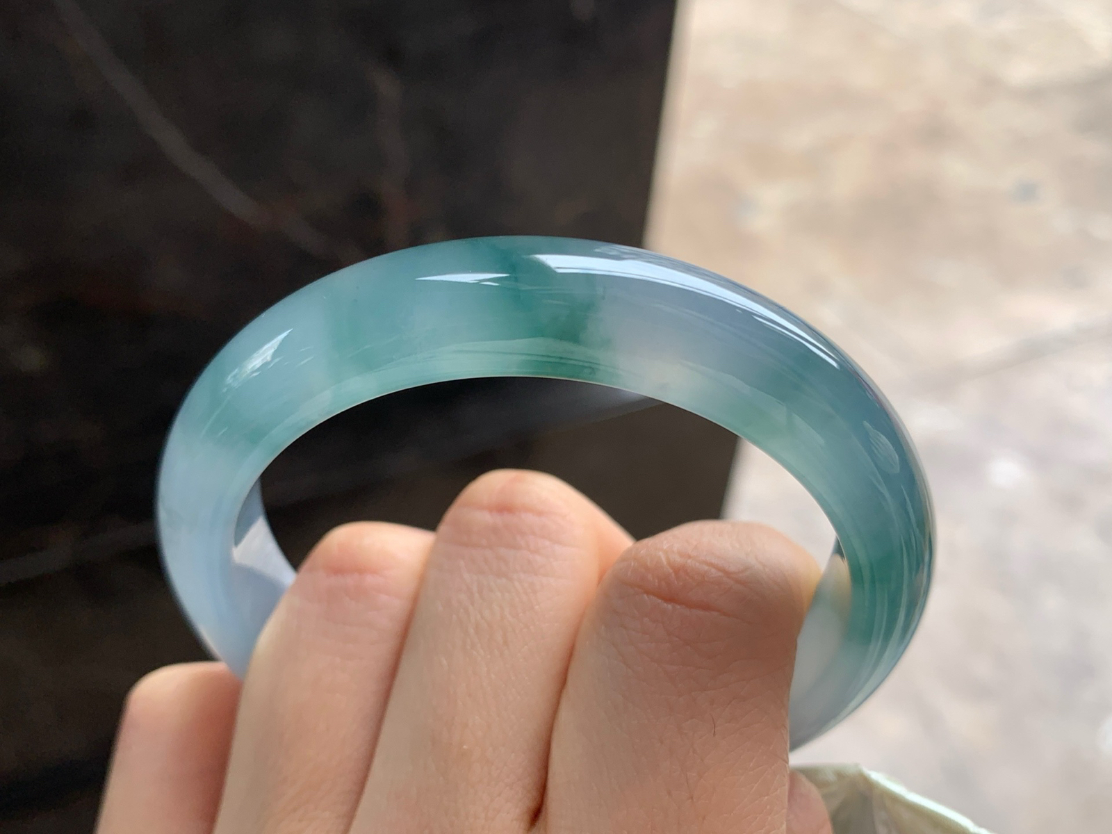 57-12.4-8.3

蓝花手镯^_^种水好