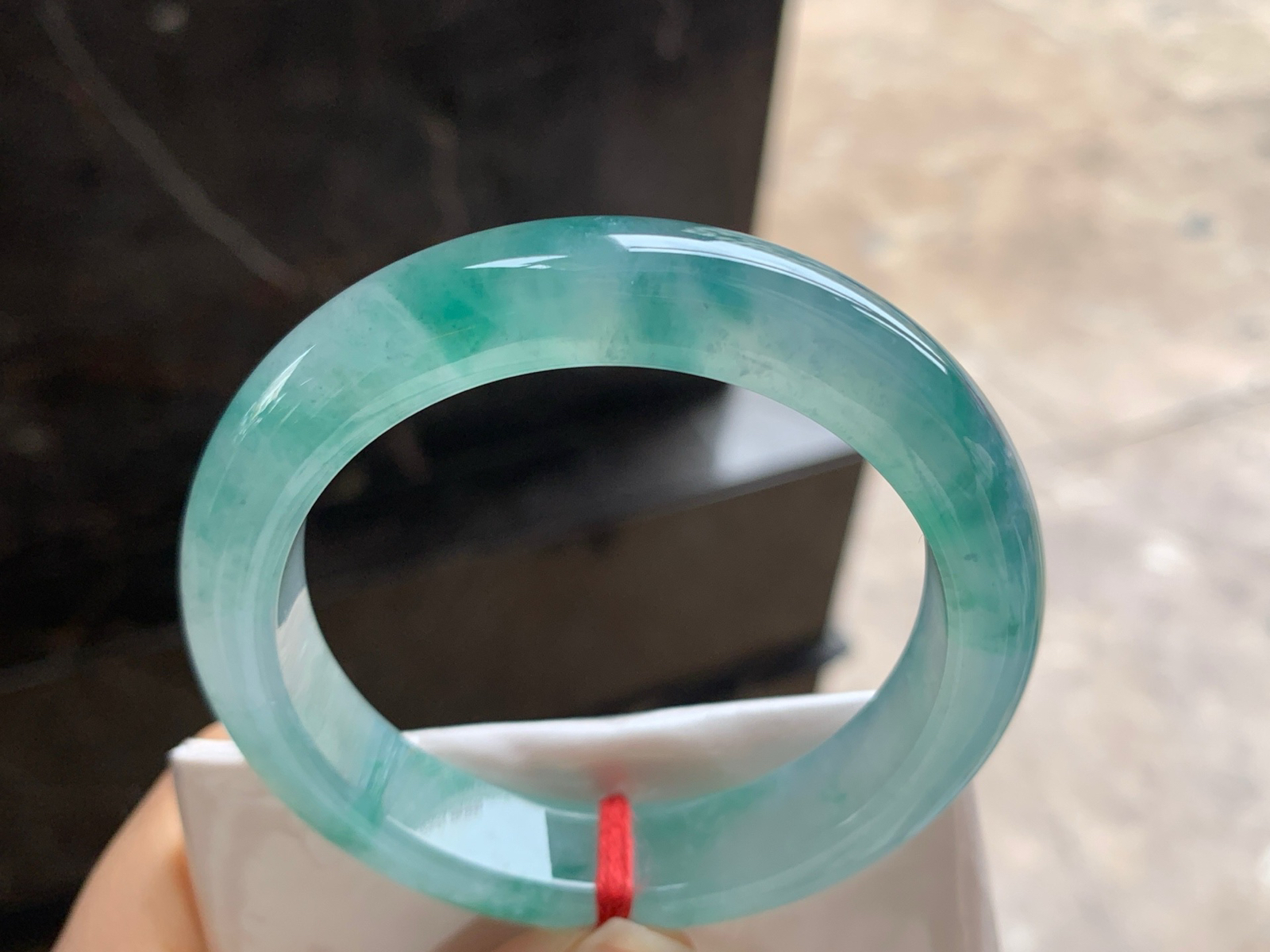 53-12.1-9.6

冰种飘花手镯^_^种水足 飘花浓郁