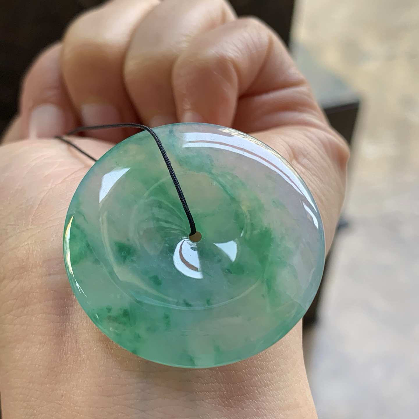 冰种飘绿平安扣^_^颜色好看