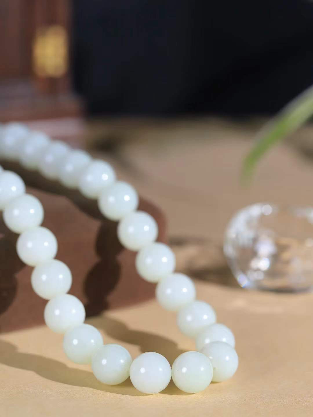 【珠圆玉润.项链】

精品和田玉白玉珠圆玉润项链 玉质细腻油润 饱满光滑 质朴无华，悠远简单，人心境界远，百世修炼深，心灵常驻善意持，觉悟人生百世修。重109.7克 尺寸取一11.9mm  FDL-22351422