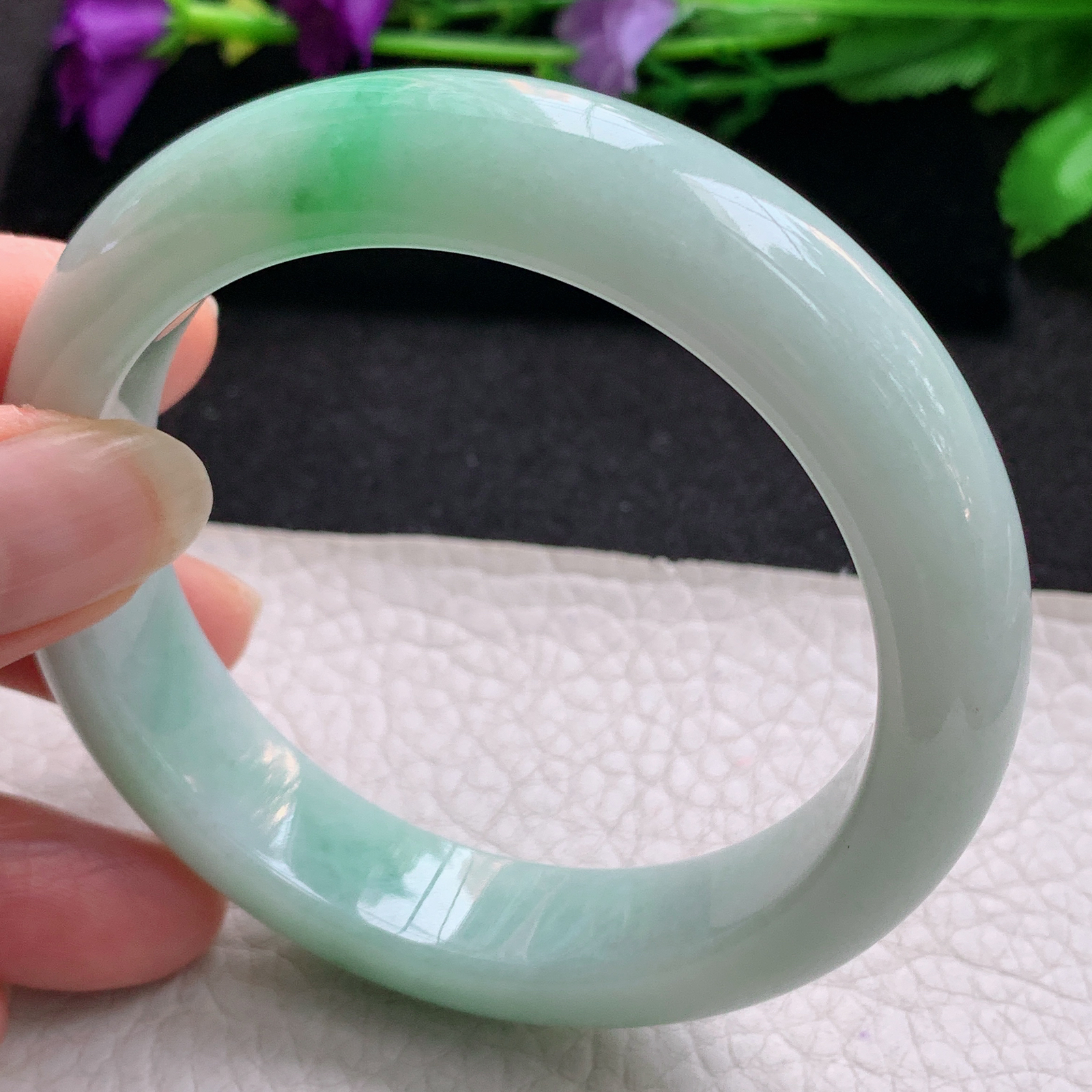 nr清新款57*14*9平安镯 缅甸翡翠精美胶感飘绿宽边玉手镯 玉手环