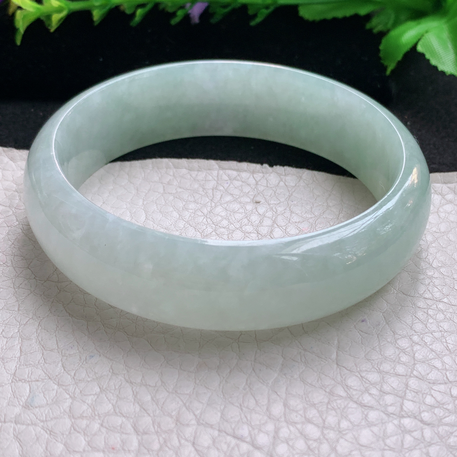 hh大圈口63*18.3*8轮胎镯 缅甸翡翠a货玉手镯精美浅绿冰胶正圈玉手环