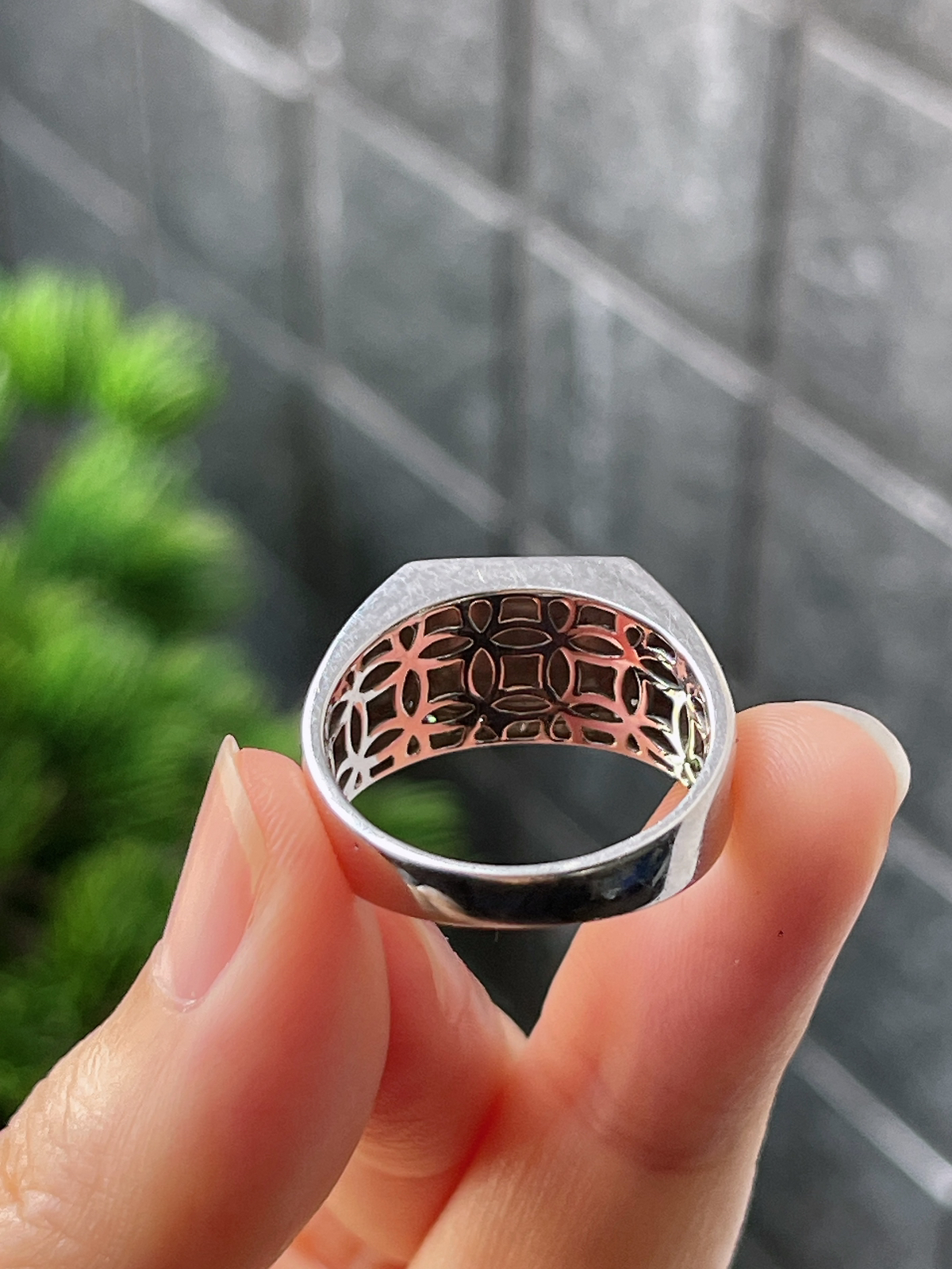 18k翡翠冰糯绿色方形男马鞍戒指