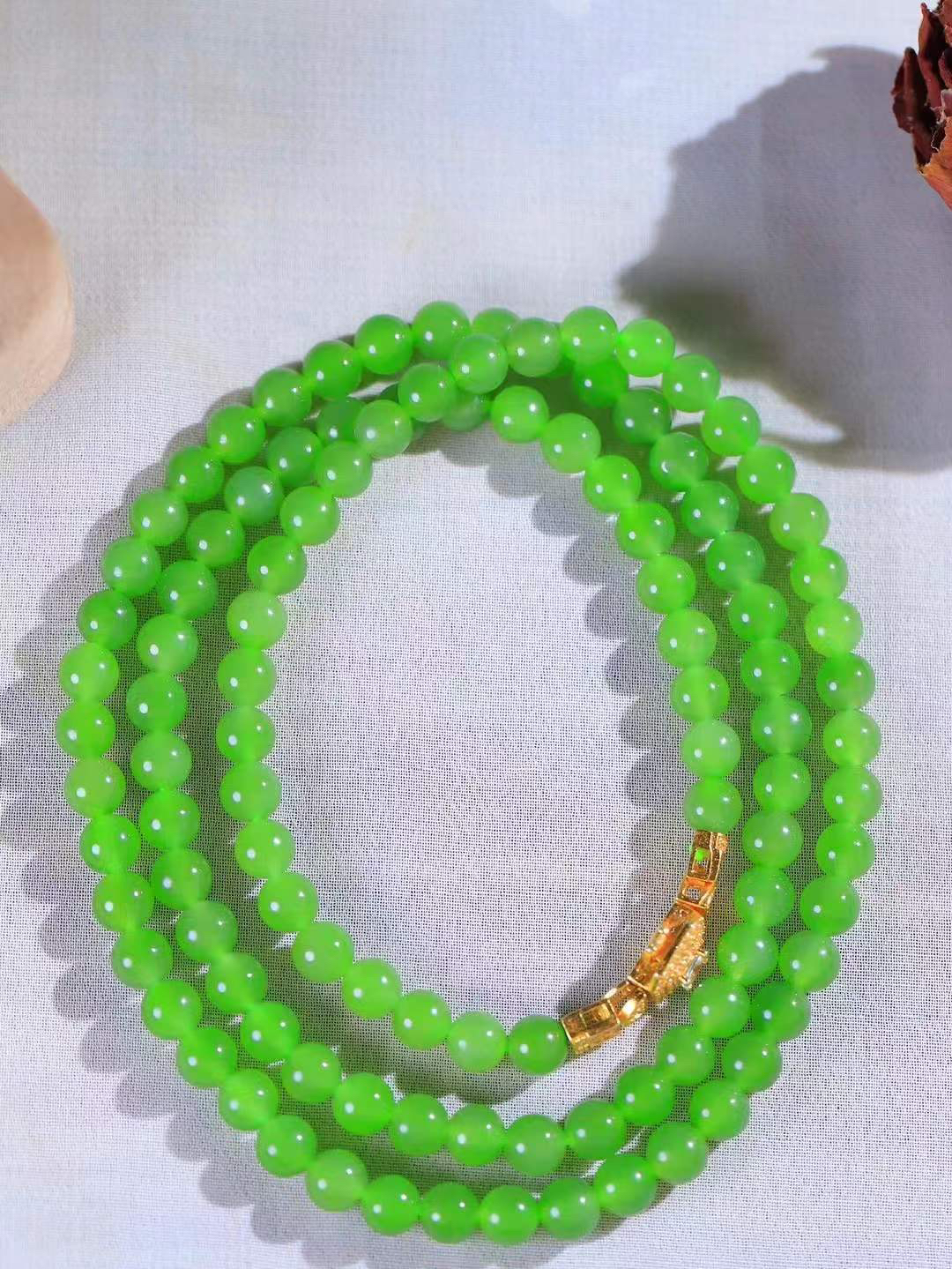 【珠圆玉润.项链】

精品和田玉碧玉珠圆玉润项链 玉质细腻油润 饱满光滑 质朴无华，悠远简单，人心