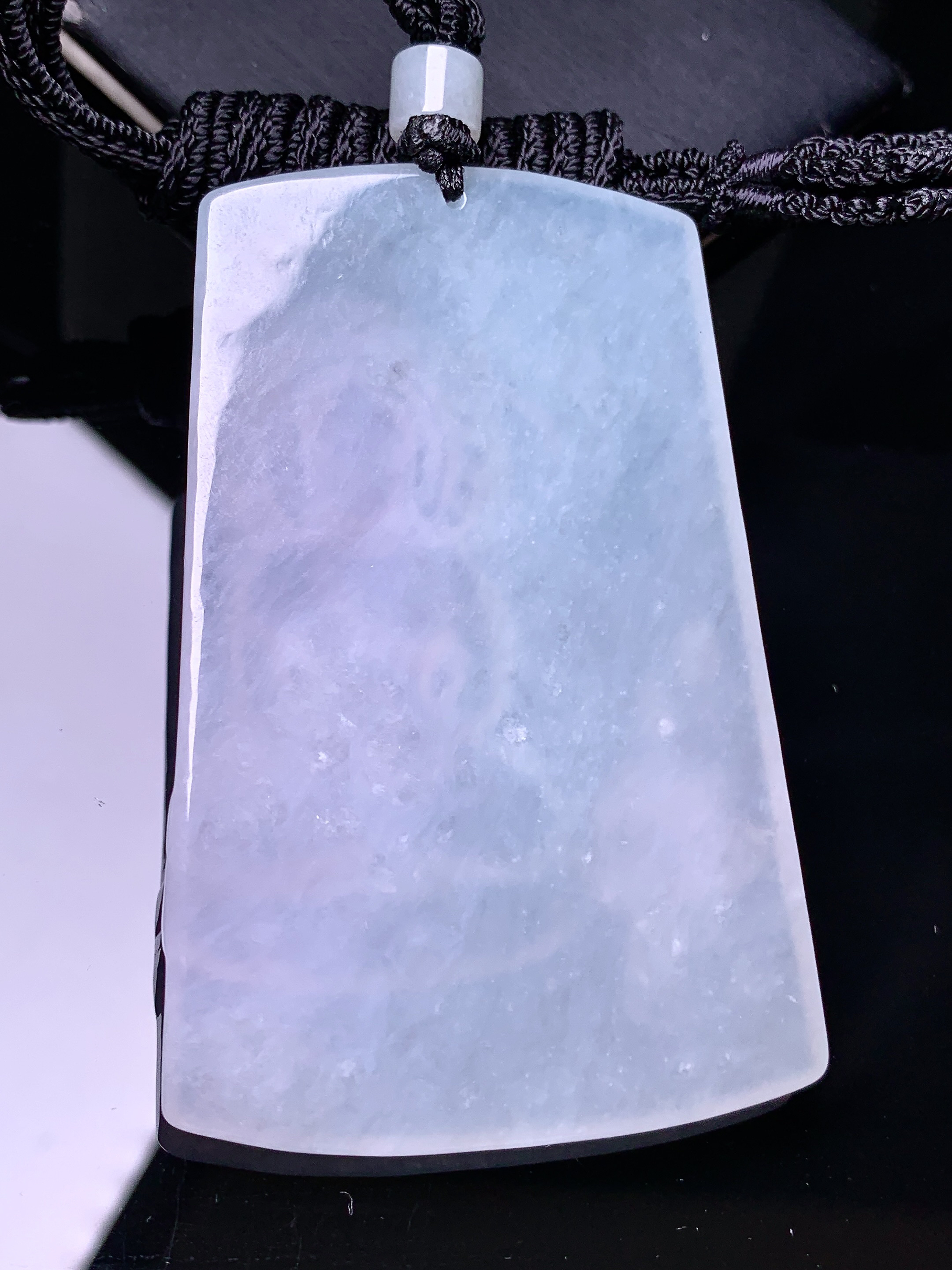 冰种观音菩萨吊坠 玉质细腻 色泽艳丽清新 水润亮眼 整体尺寸68.5*44*5.5L1