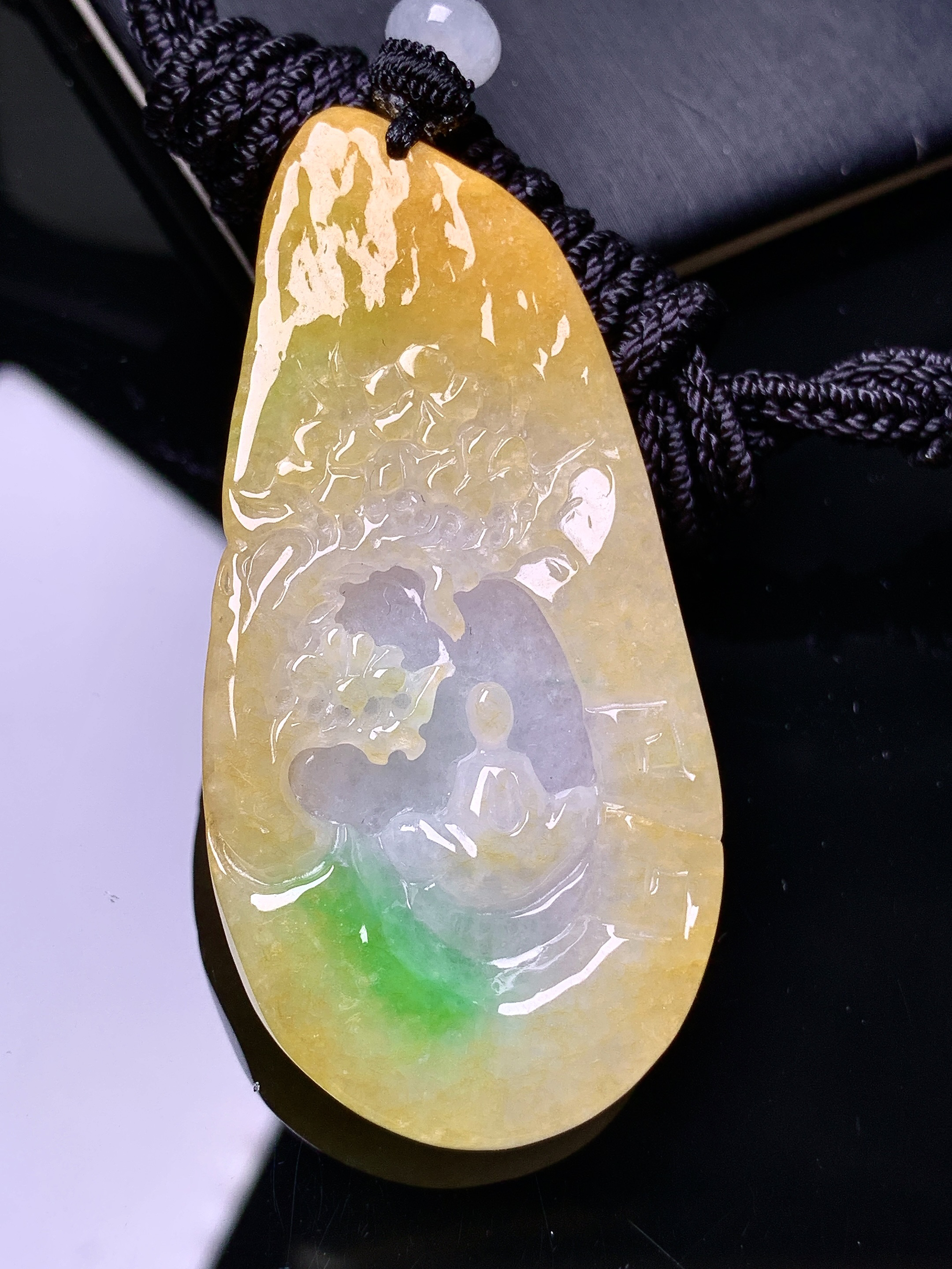 飘黄绿翡悟道牌吊坠 玉质细腻 色泽艳丽清新 水润亮眼 整体尺寸57*27.7*7.2w1