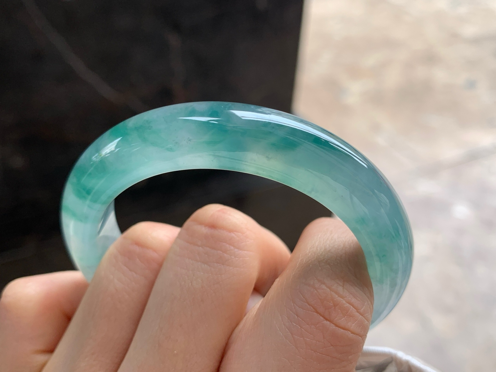 53-12.1-9.6

冰种飘花手镯^_^种水足 飘花浓郁