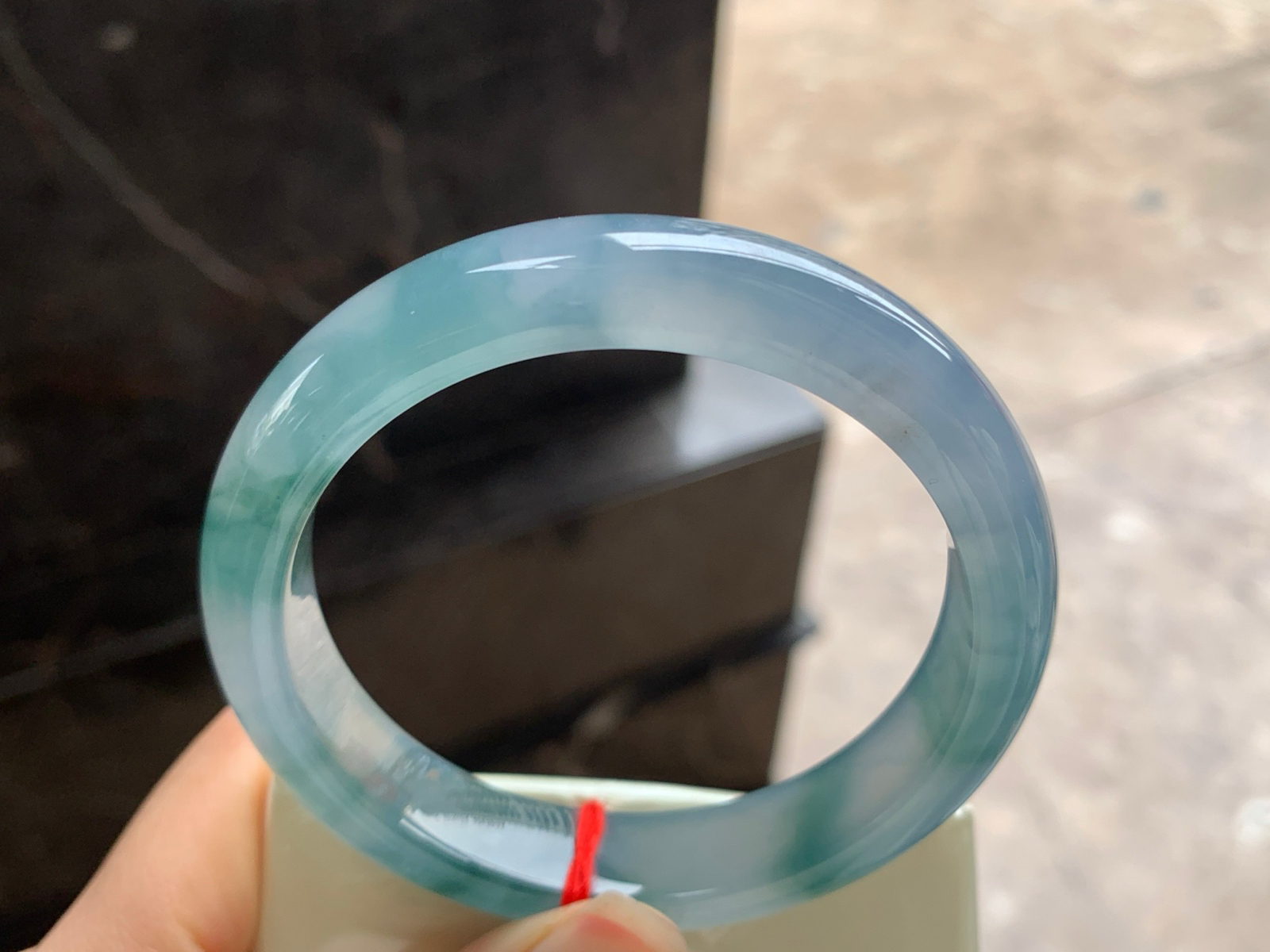 57-12.4-8.3

蓝花手镯^_^种水好