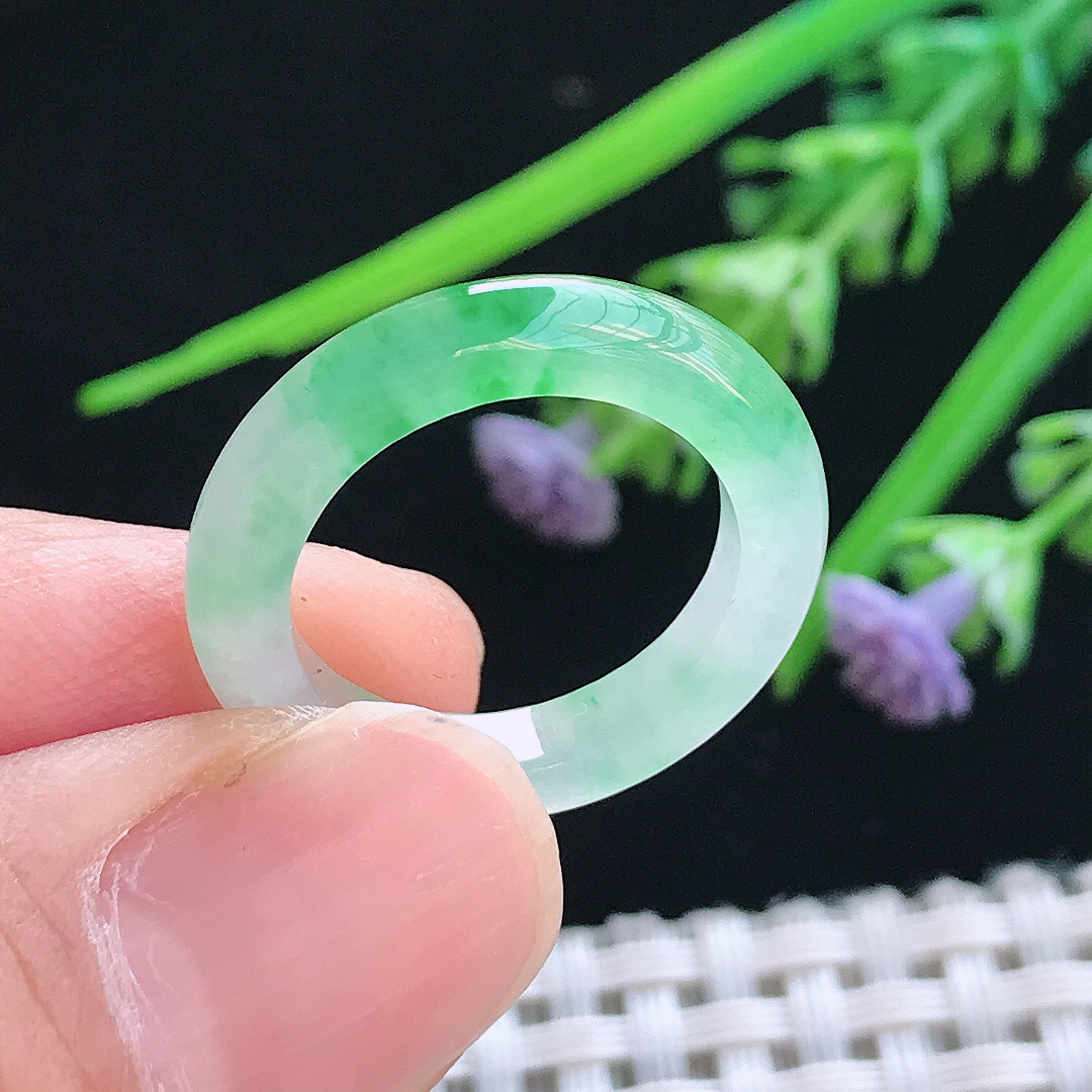 实拍A货翡翠16.3/4/4老坑冰种冰阳绿翡翠指环戒指男女戒指