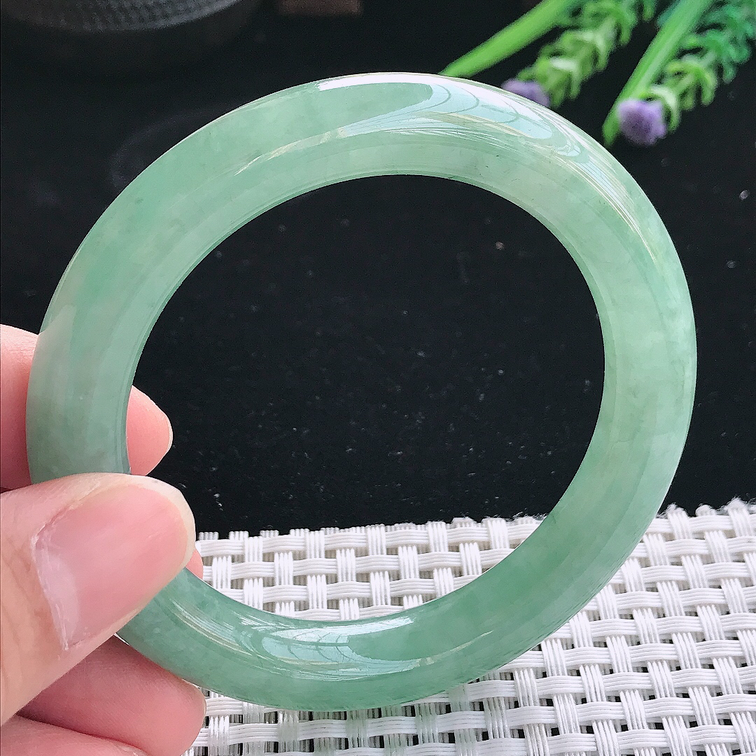 实拍天然翡翠55/10.4/10.2老坑冰润满绿圆条手镯翡翠玉镯手环