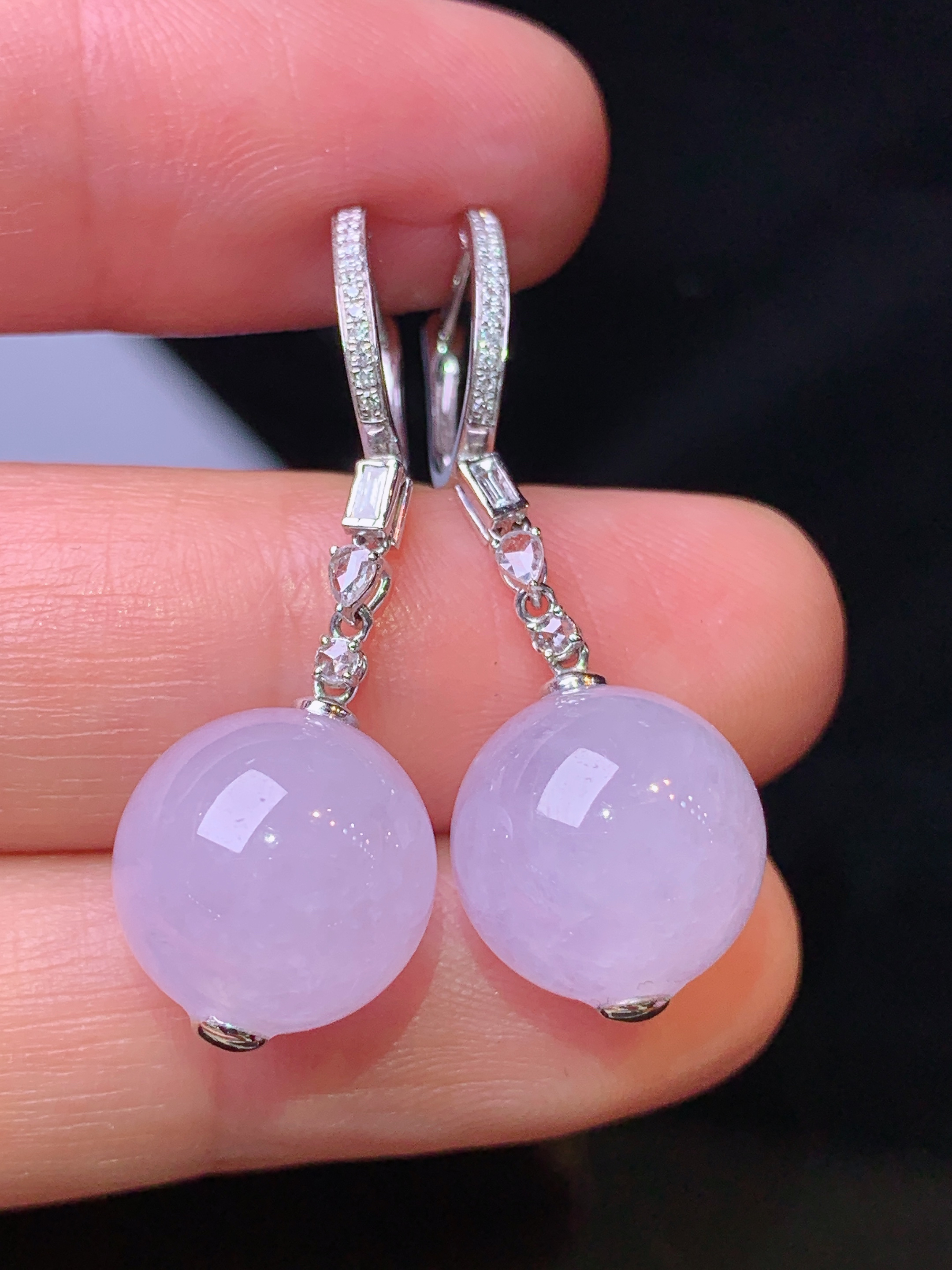 18k金钻镶嵌紫罗兰圆珠耳坠 玉质细腻 色泽艳丽清新 水润亮眼 整体尺寸32.8*11.5f2