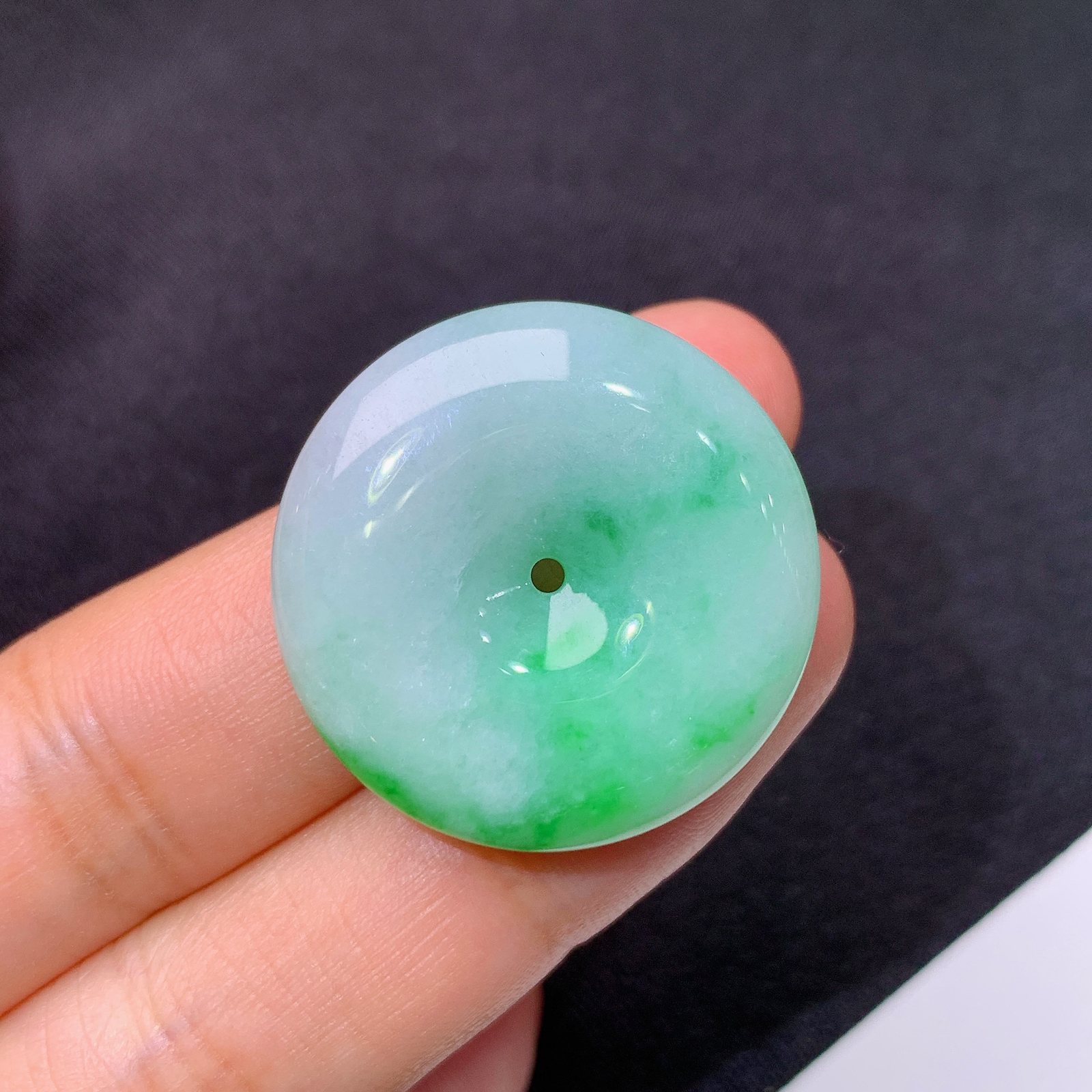 飘绿平安扣，冰润色阳，玉质细腻，种水足，Xky 尺寸27*6.1