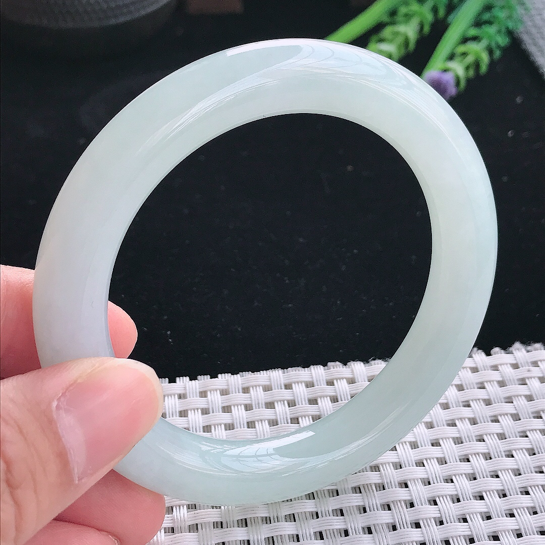 实拍天然翡翠57/10.7老坑冰胶果冻天空蓝圆条手镯翡翠玉镯手环