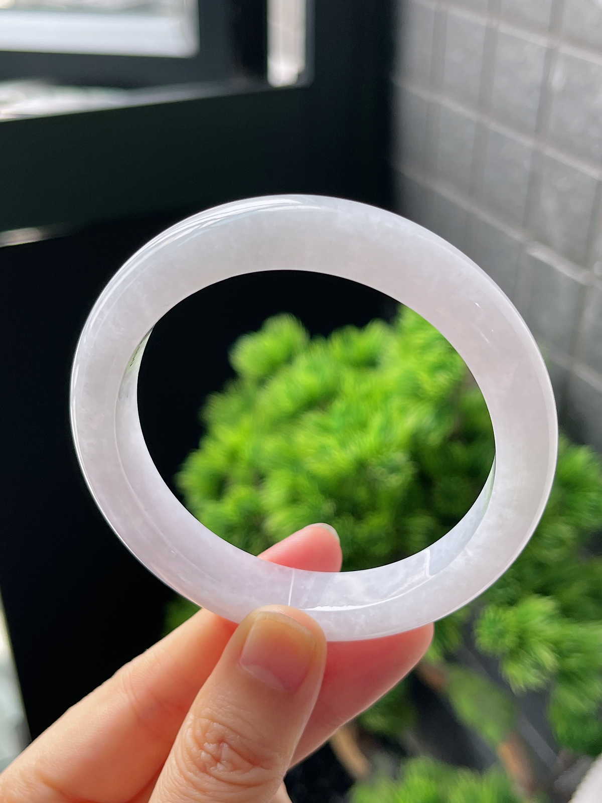 正圈56.6圈口，翡翠糯化种淡紫色手镯