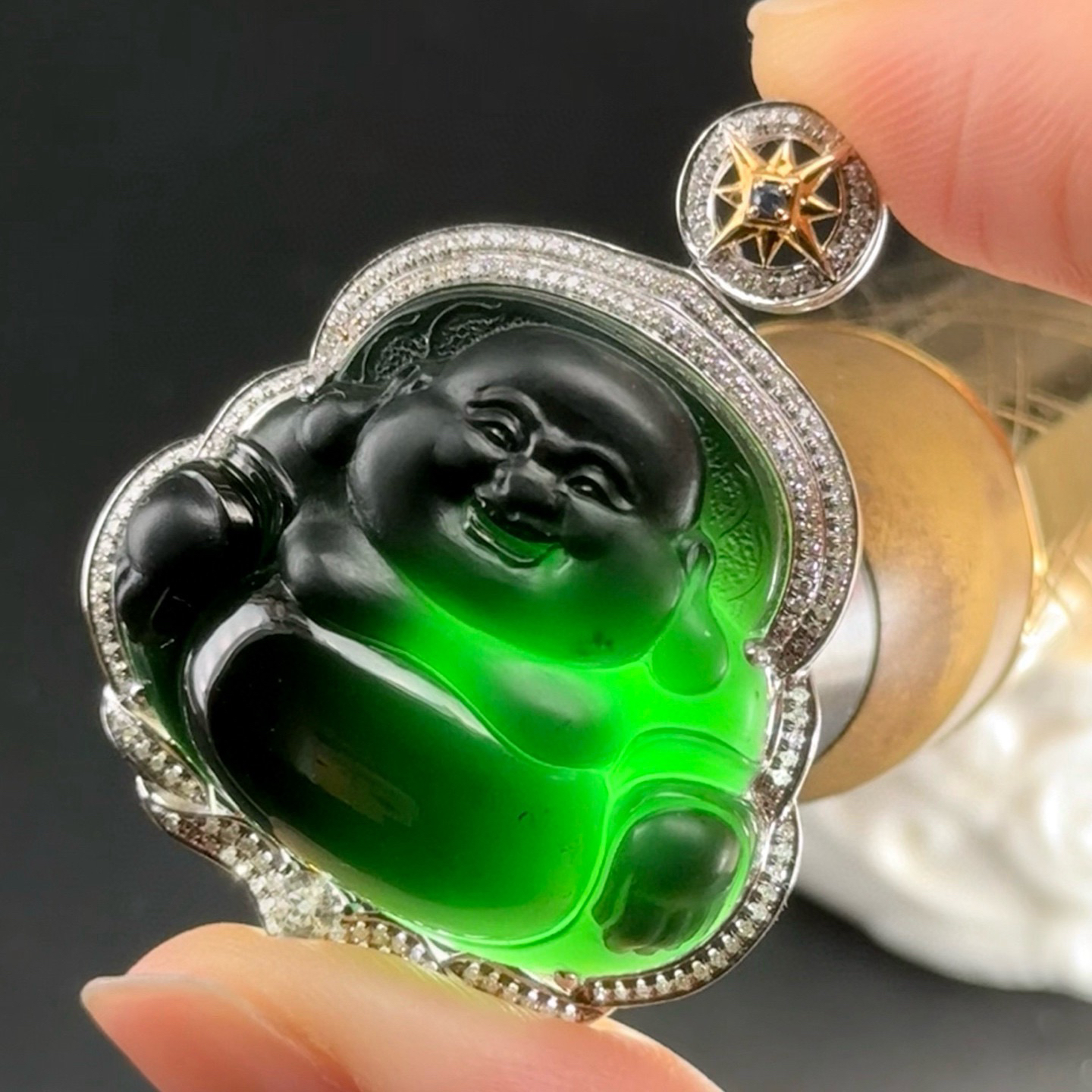 精品18k墨翠大肚佛 种好色正 黑度极好 打灯通透 饱满大气