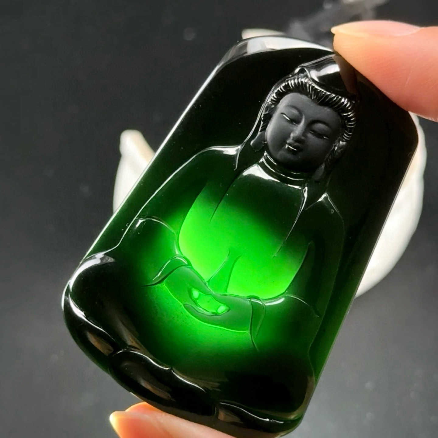 精品墨翠观音 种好色正 黑度极好 打灯通透 油性十足