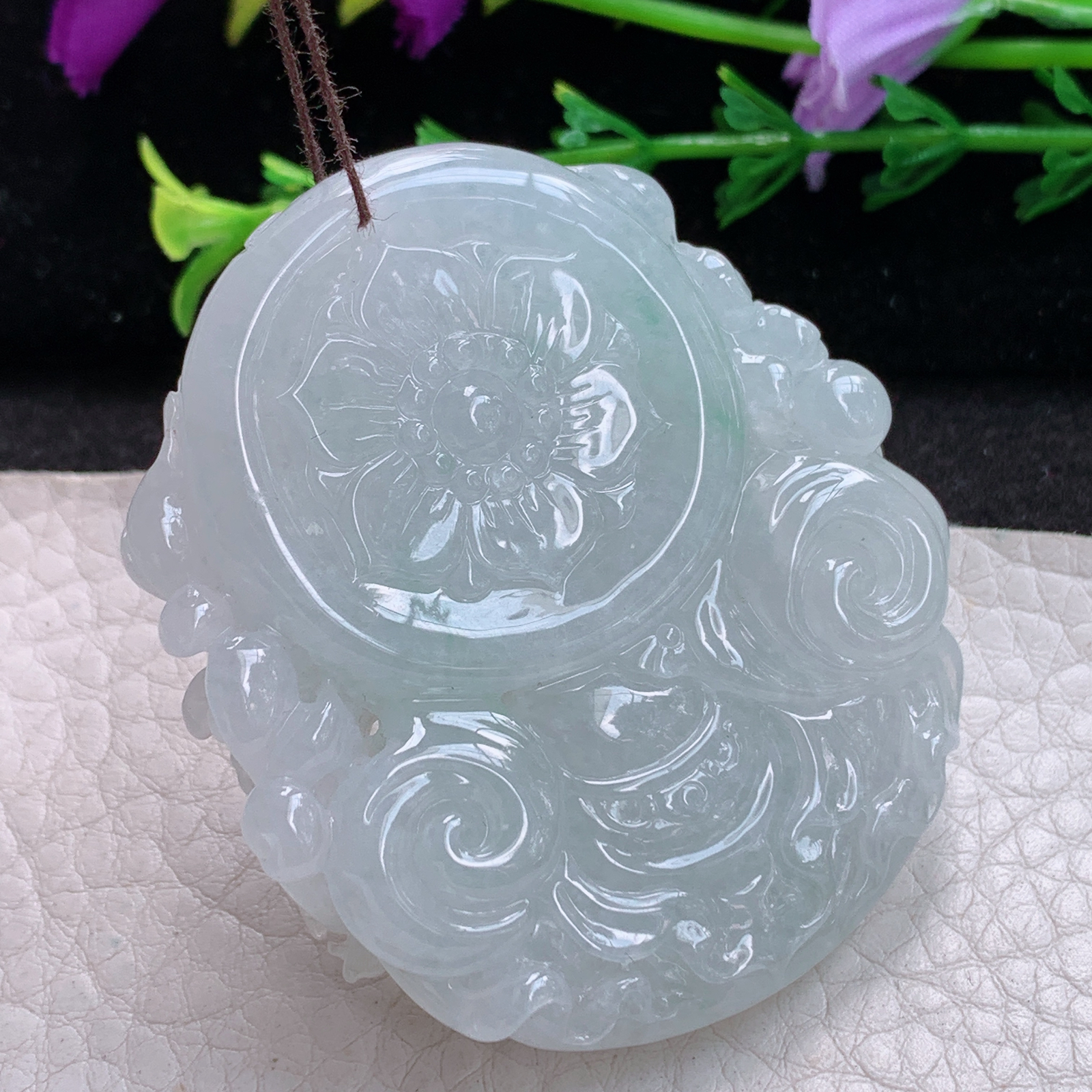 lz实拍53.5*46.8*11.8缅甸天然翡翠a货精雕冰透大势至菩萨吊坠坐莲观音