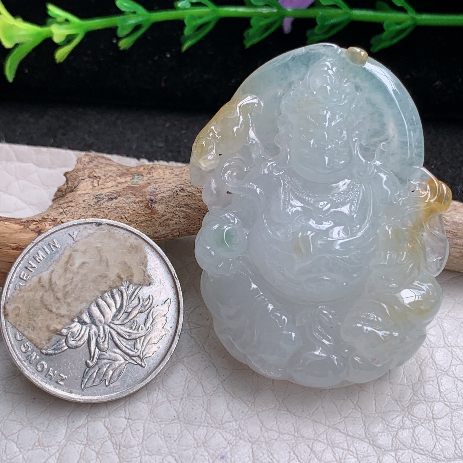 lz实拍46.8*35*13.5缅甸天然翡翠a货精雕冰种飘金招财进宝项坠财神爷