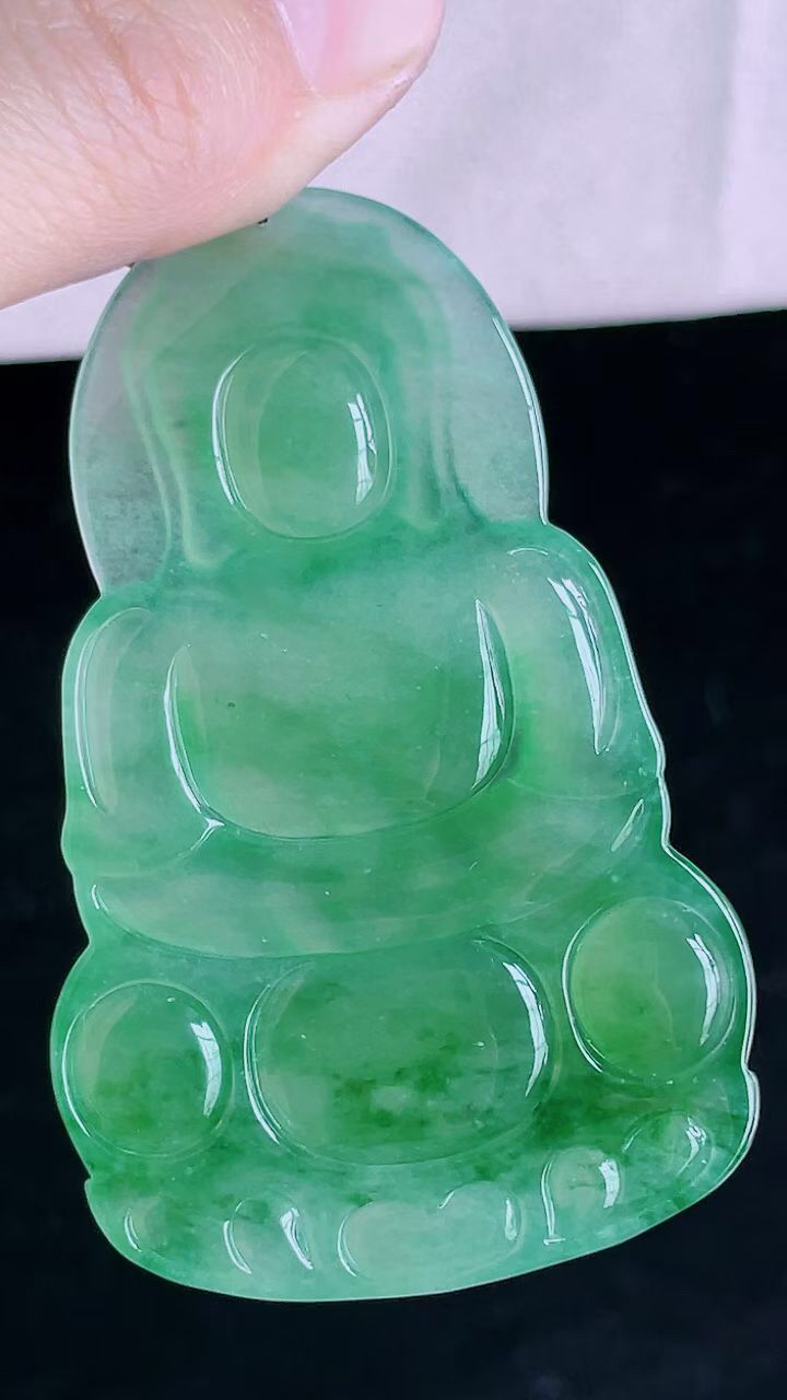 【翡翠名称】老坑种冰绿飘花翡翠观音挂件
【翡翠尺寸】68.3/42.9/5.6mm
【翡翠描述】宝贝种老水足，玉质细腻，色泽靓丽，性价比高，佩戴效果好！
【其它赠送】权威证书/精美挂绳盒子/支持全国复检