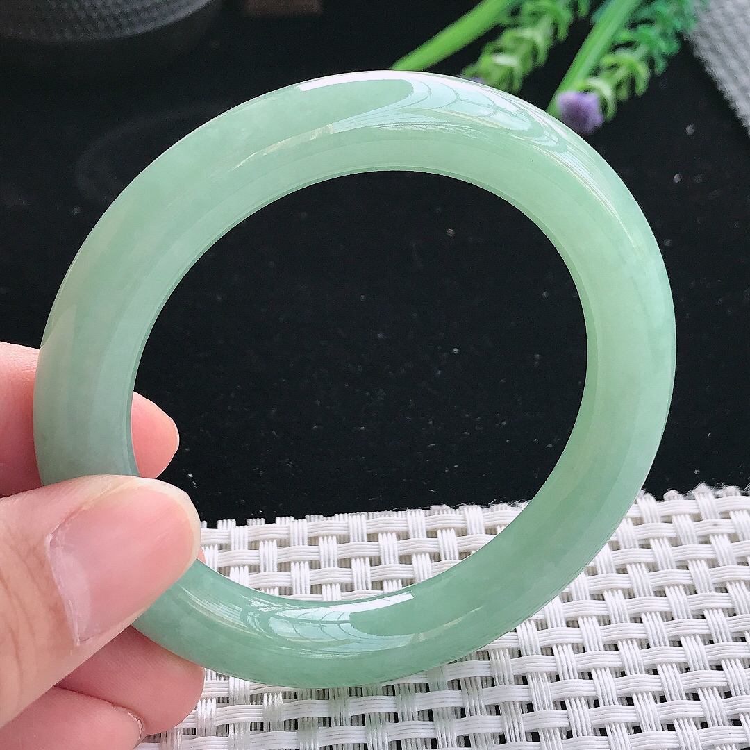 实拍天然翡翠55/10.2/10.4老坑冰胶水灵冰晴满绿圆条手镯翡翠玉镯手环