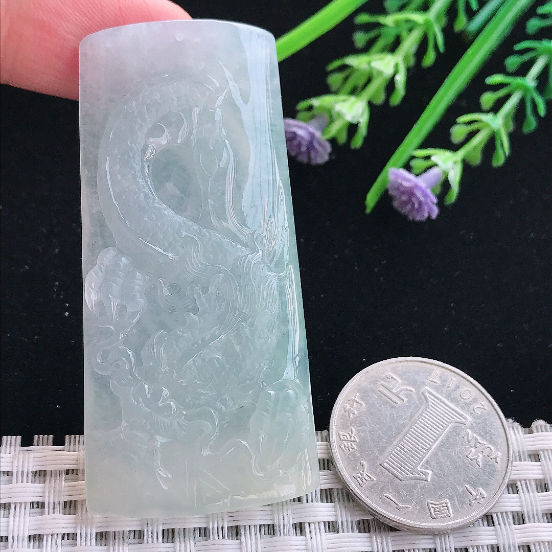 实拍A货翡翠61.3/39.6/5.9老坑秀气冰润龙牌吊坠翡翠挂件
