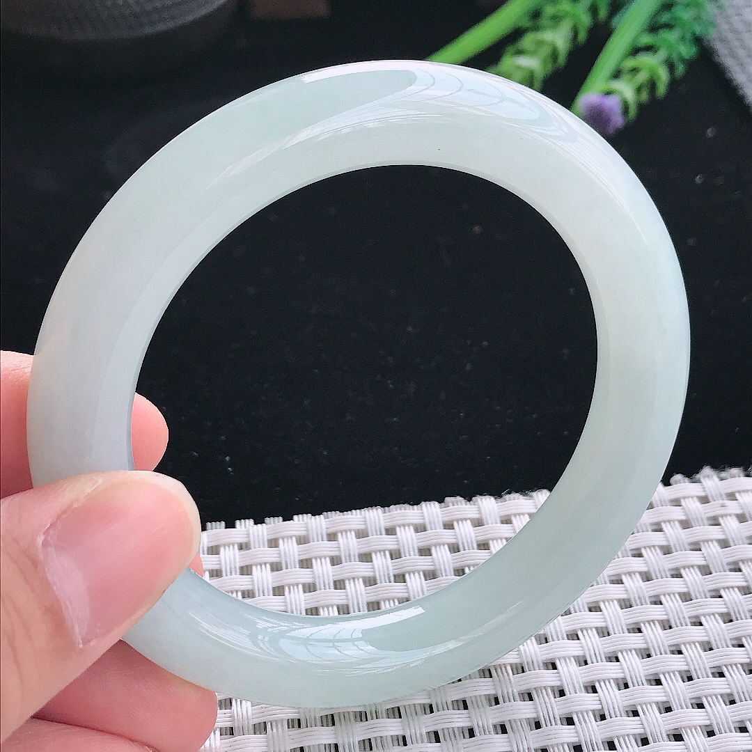 实拍天然翡翠57/10.7老坑冰胶果冻天空蓝圆条手镯翡翠玉镯手环