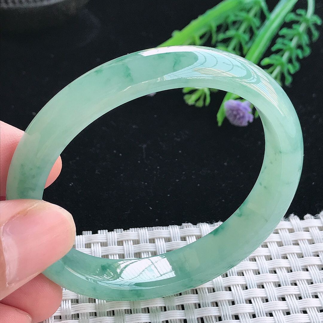 实拍天然翡翠58.5/47/11.8/7.2老坑冰胶果冻冰晴飘花贵妃手镯翡翠玉镯