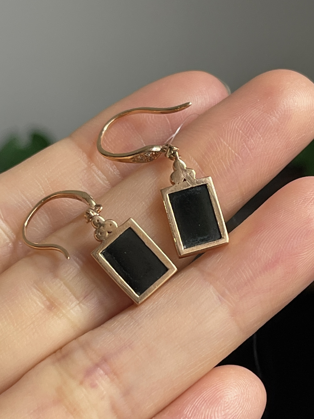 18k金伴钻 墨翠耳坠