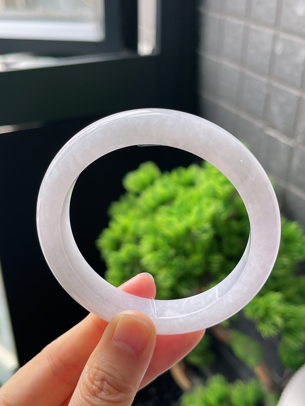 正圈56.6圈口，翡翠糯化种淡紫色手镯